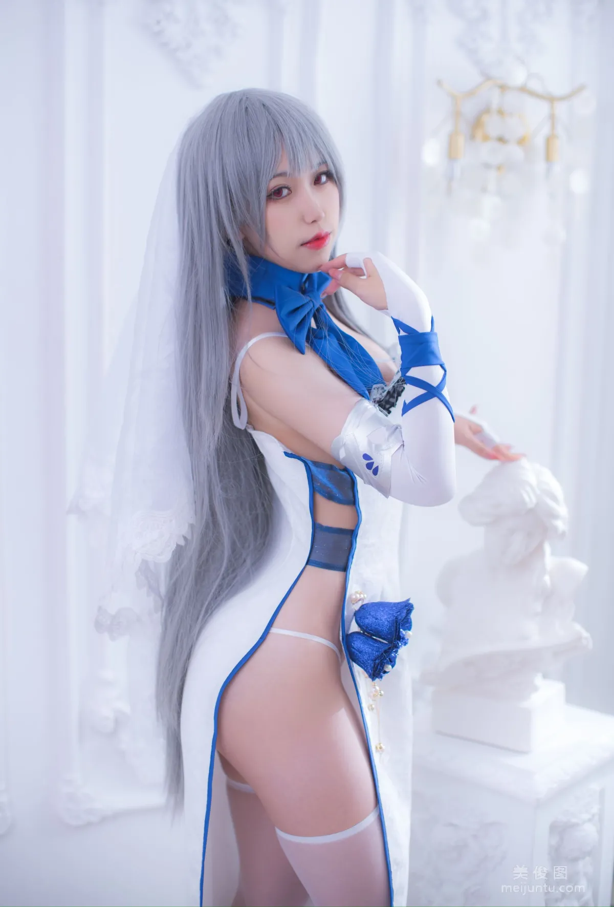 [网红COSER] 一北亦北 - 路易九世礼服  写真套图2