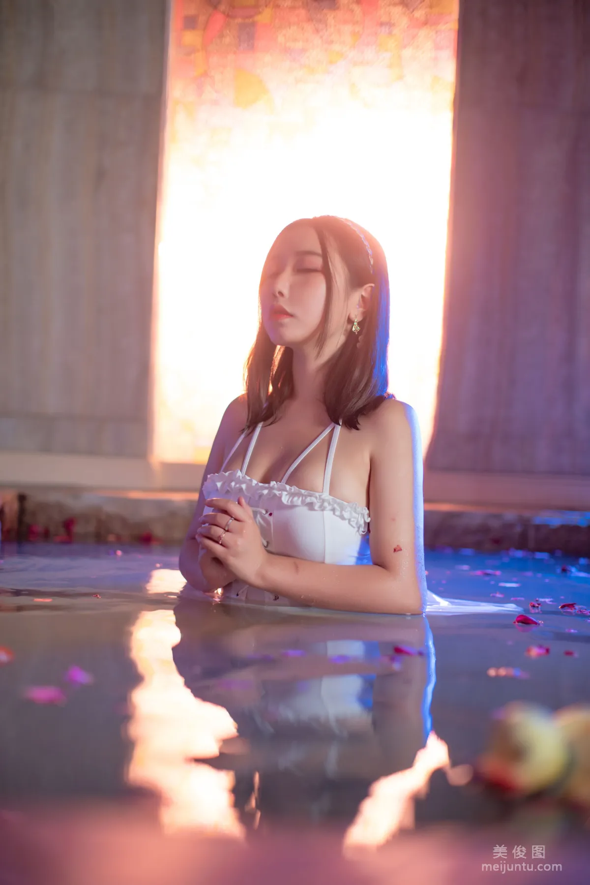 [网红COSER] 动漫博主穆零Mu0 - 温泉 倒影32