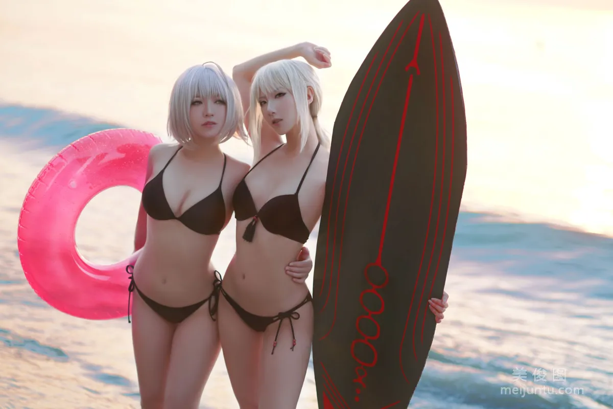 [网红COSER] 半半子&索索sophia - 海边泳装21