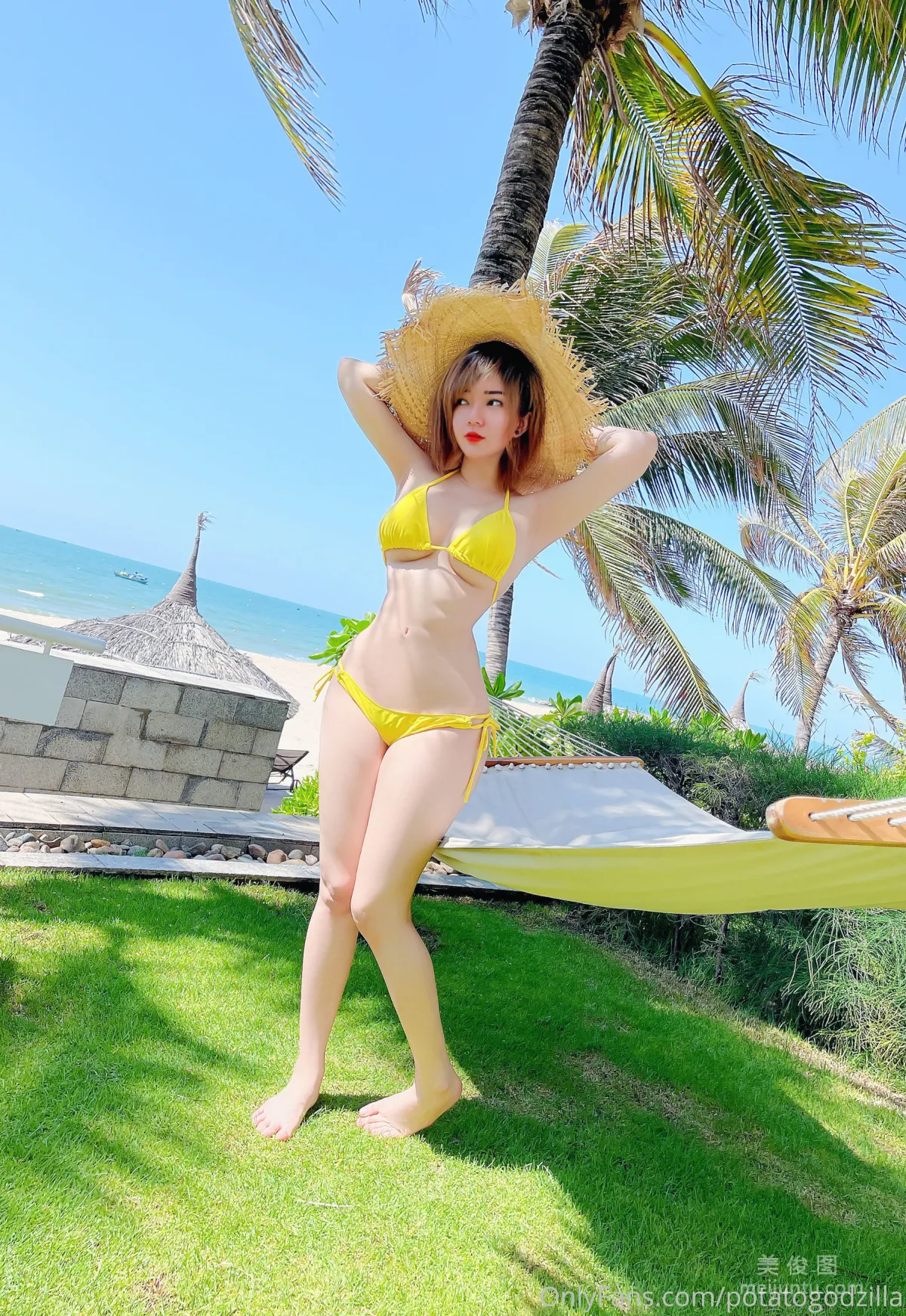 [网红COSER写真] Coser小姐姐Potato Godzilla - Yellow Bikini9