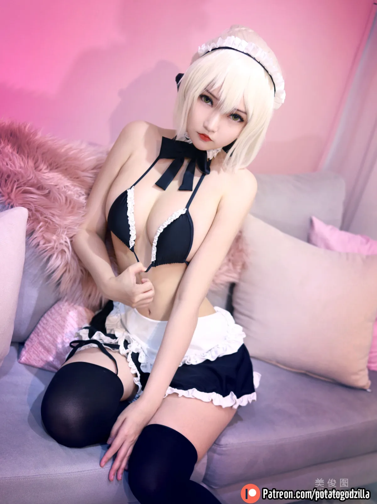 Coser小姐姐Potato Godzilla - Saber Alter Maid 套图34