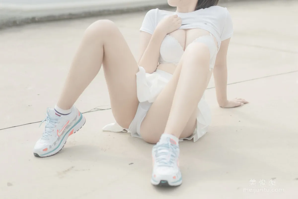 鬼马少女阿薰kaOri - 天台 套图38