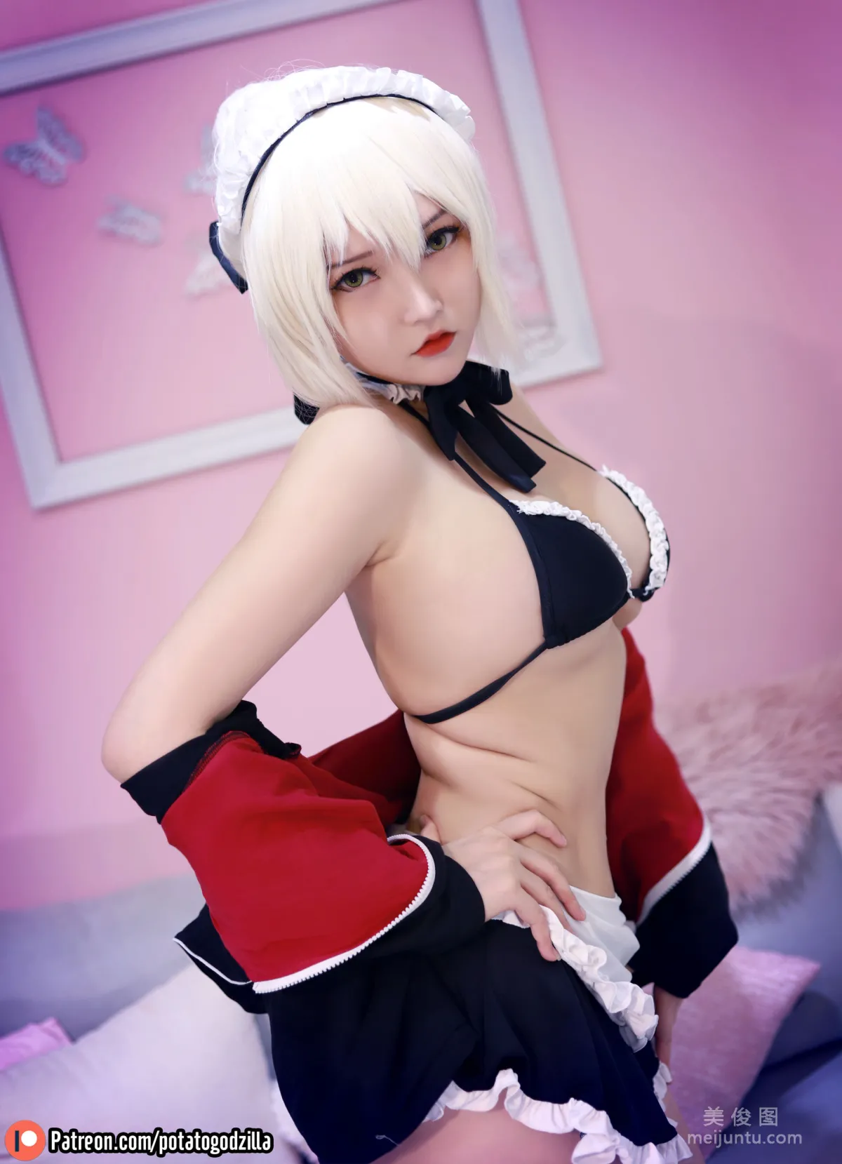 Coser小姐姐Potato Godzilla - Saber Alter Maid 套图15