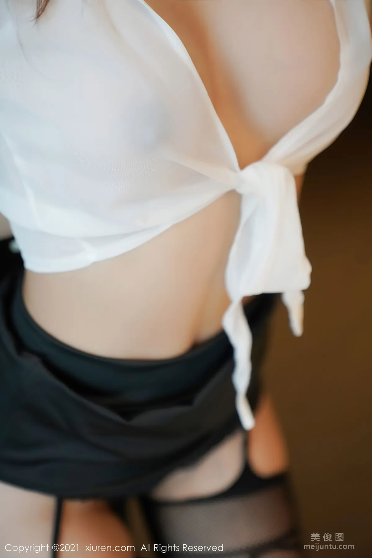 [秀人XiuRen] No.3281 kelly凯莉 - 白衬衫与魅惑网袜系列12