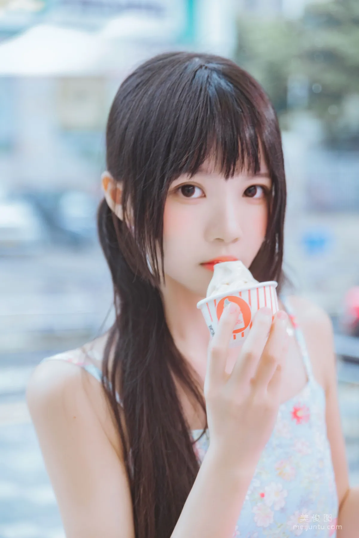 [COS福利] 桜桃喵 - 甜甜之冰淇淋 写真套图2