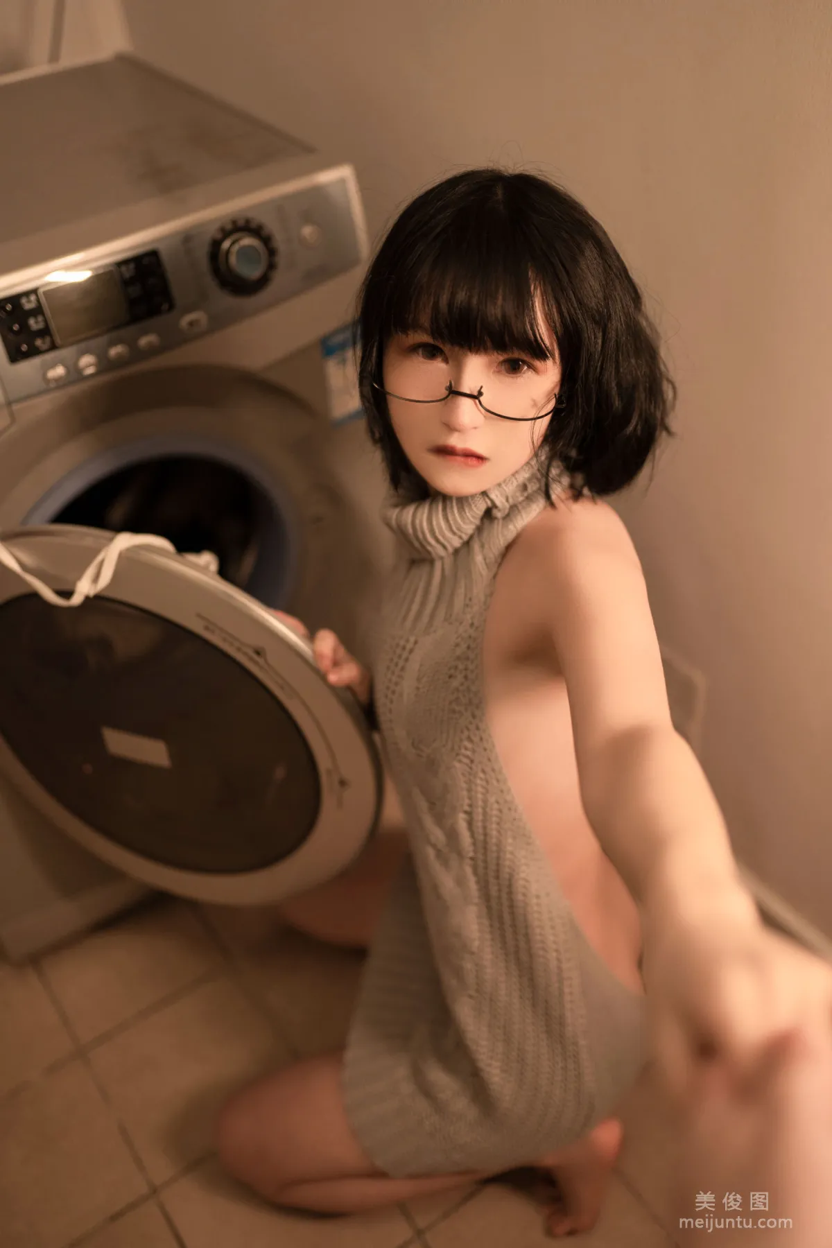 美少女晕崽 - 维修洗衣机 写真套图39