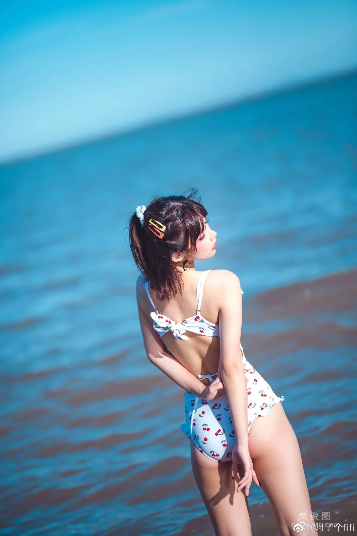 [COS福利] 动漫博主阿了个fifi - 夏天泳装 写真套图11