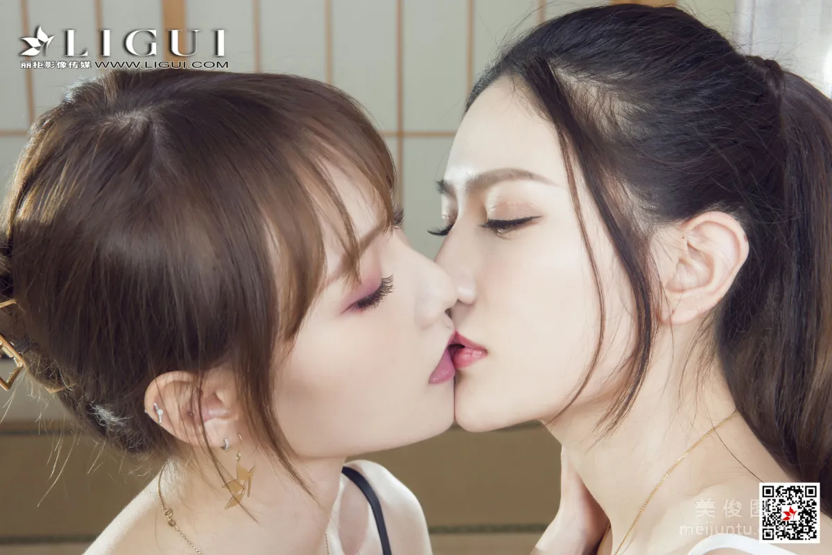 [丽柜Ligui] 蕊蕊&甜甜 《双生花-花漾蜜莲》 丝袜诱惑写真69