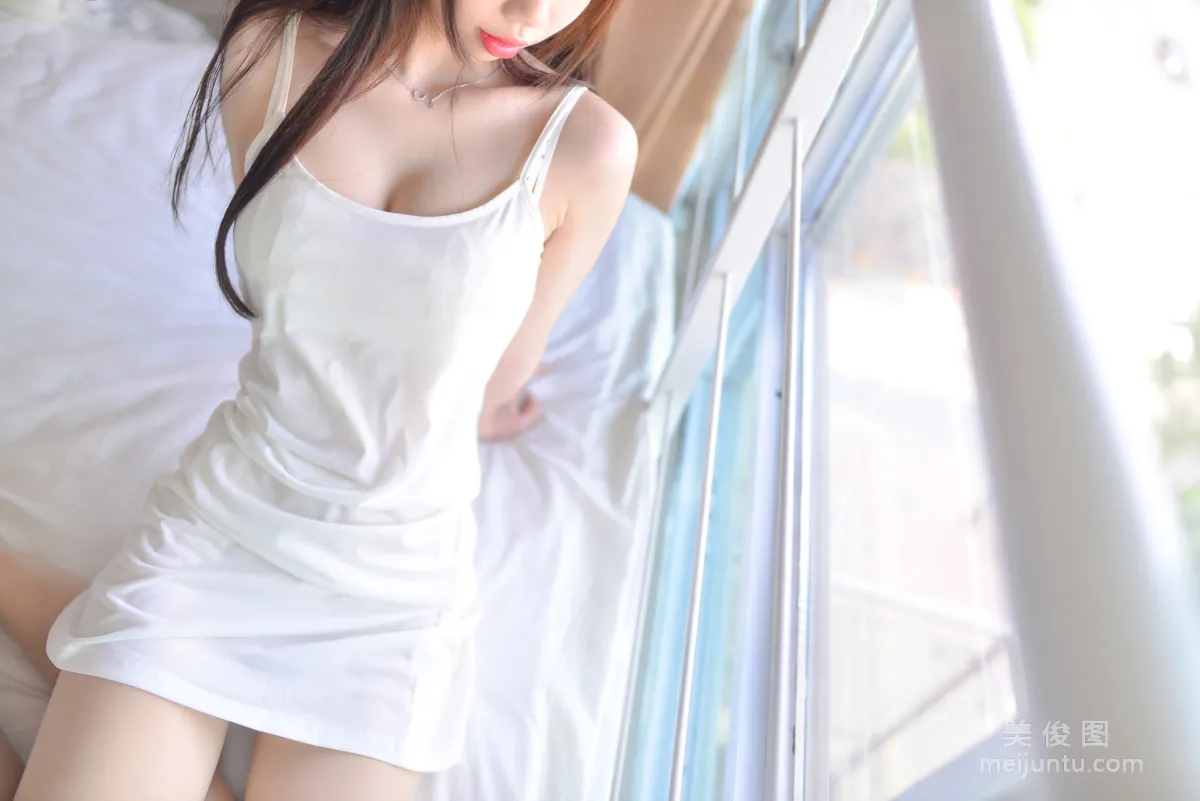[COS福利] 雪琪 - 肉丝吊带裙8