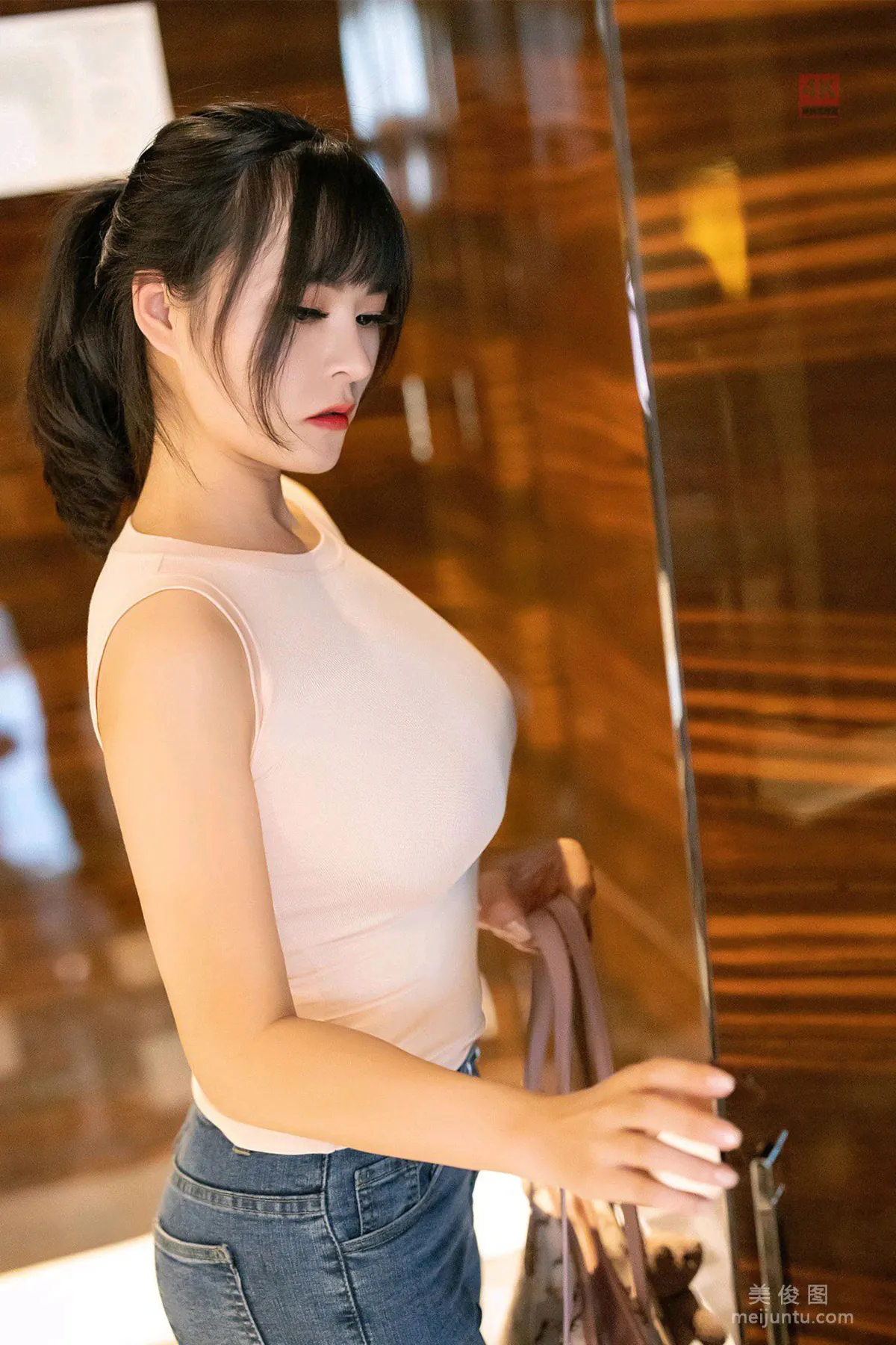 [丽柜Ligui] 网络丽人 Model 奈沐子 《裤里丝》美腿写真31