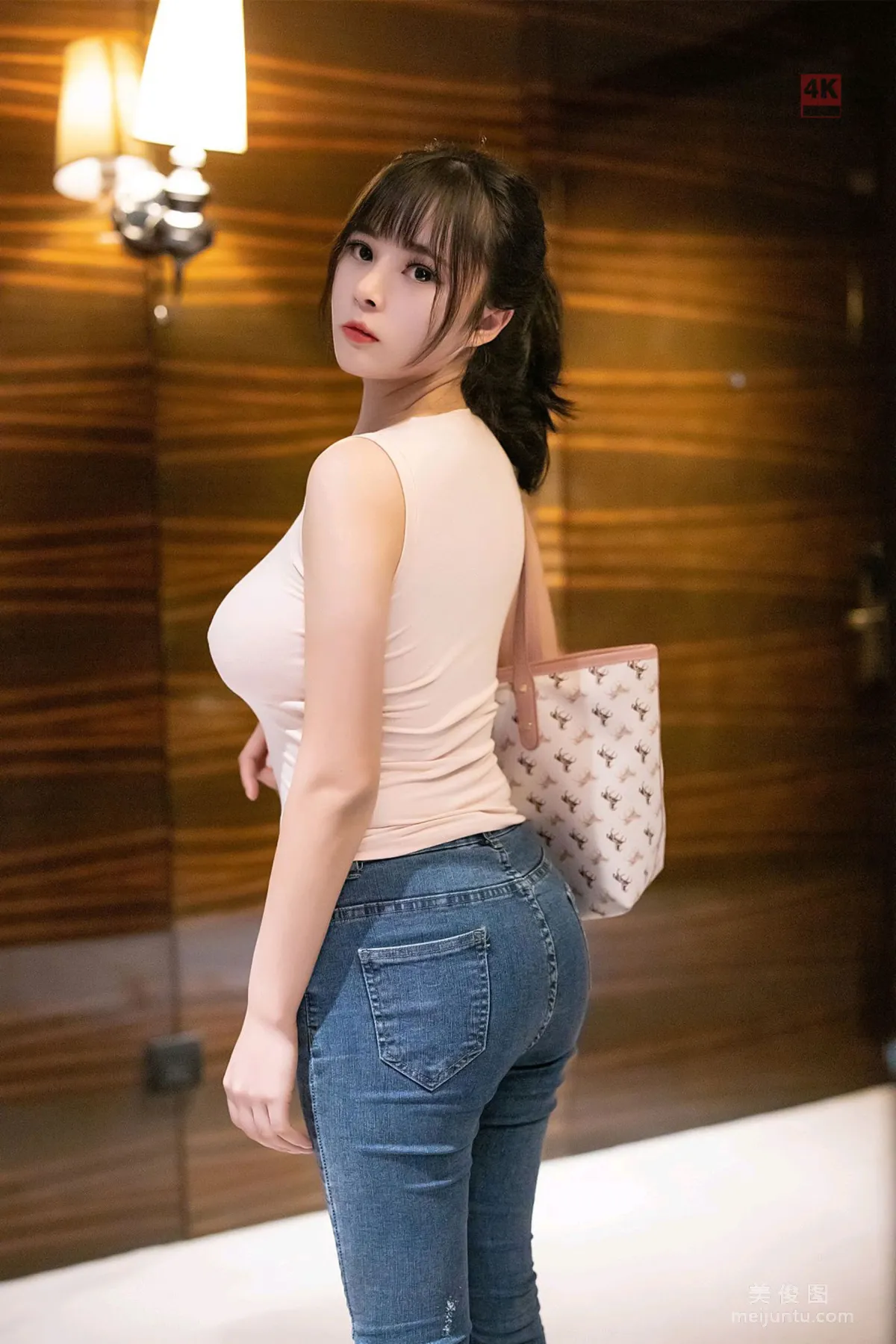 [丽柜Ligui] 网络丽人 Model 奈沐子 《裤里丝》美腿写真61