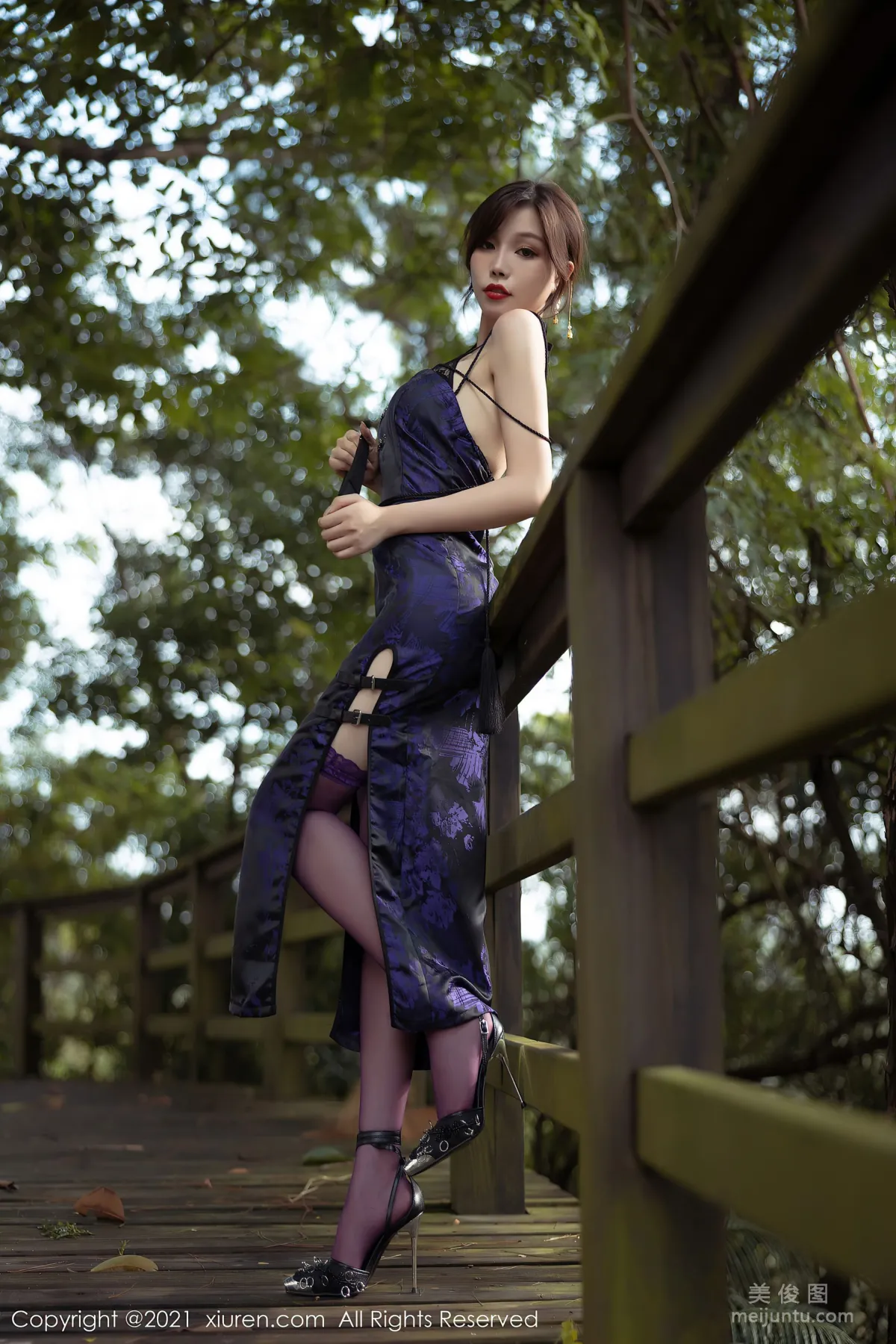 [秀人XiuRen] No.3794 芝芝Booty - 绚丽古典的紫色旗袍4
