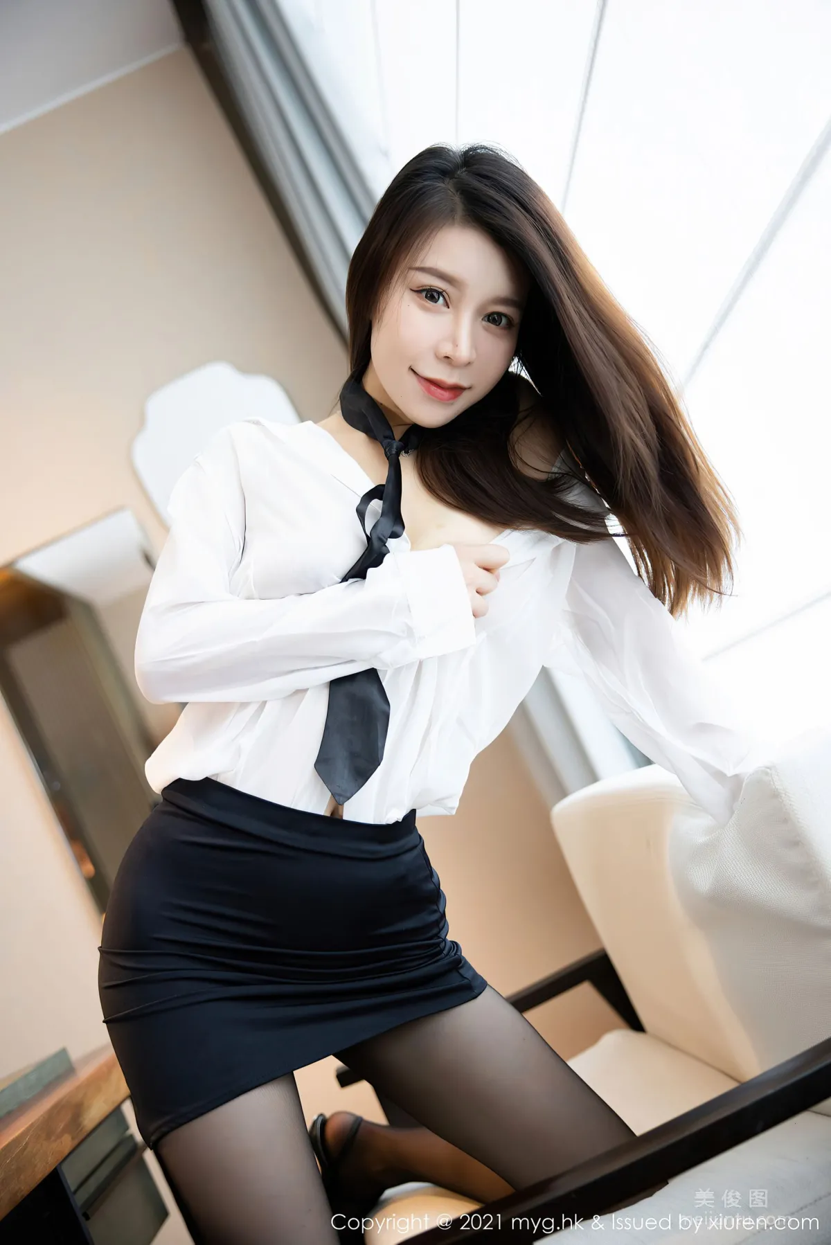 [美媛馆MyGirl] Vol.565 vetiver嘉宝贝儿 - 经典OL系列12