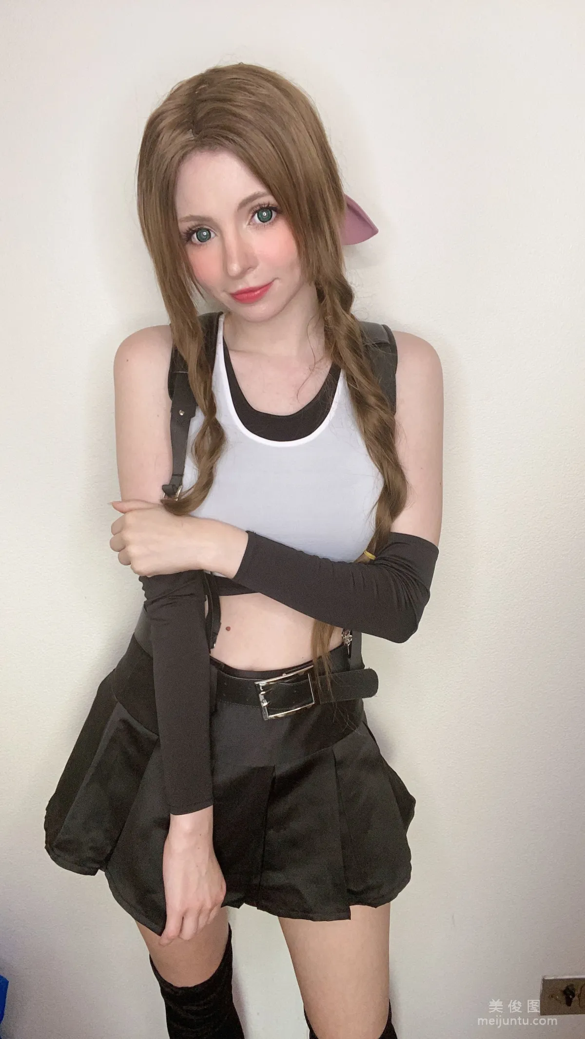 [网红COSER] Peach milky - Aerith Tifa Swap59