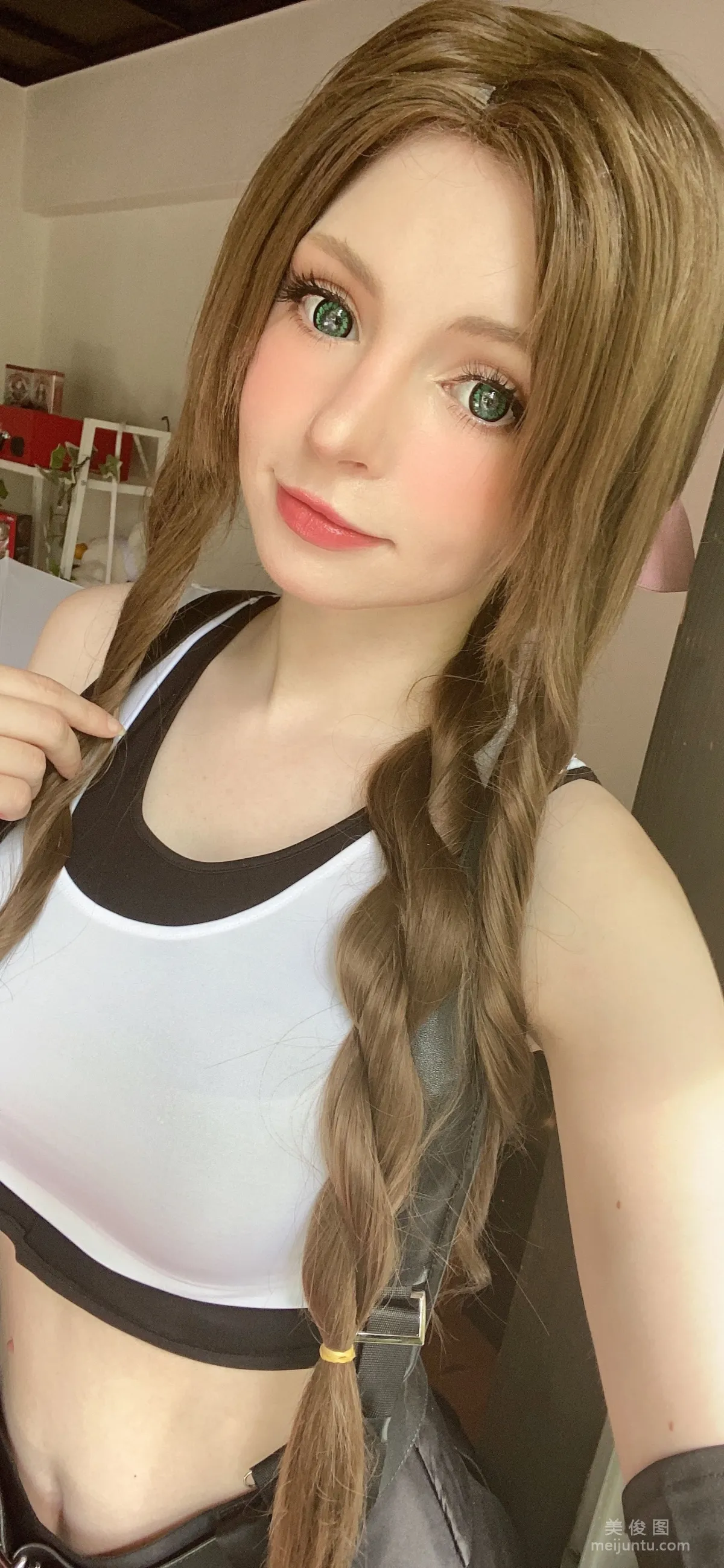 [网红COSER] Peach milky - Aerith Tifa Swap20