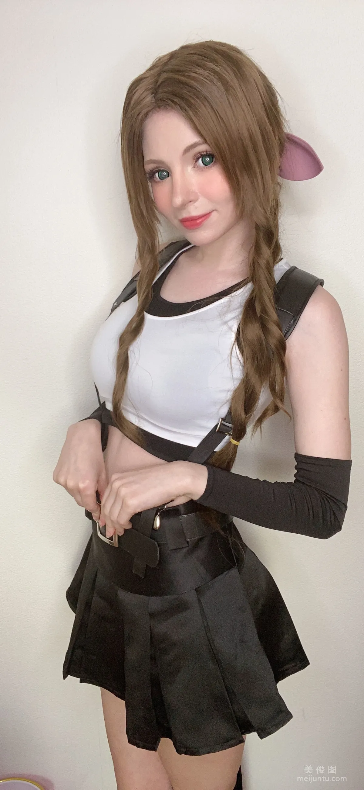 [网红COSER] Peach milky - Aerith Tifa Swap26