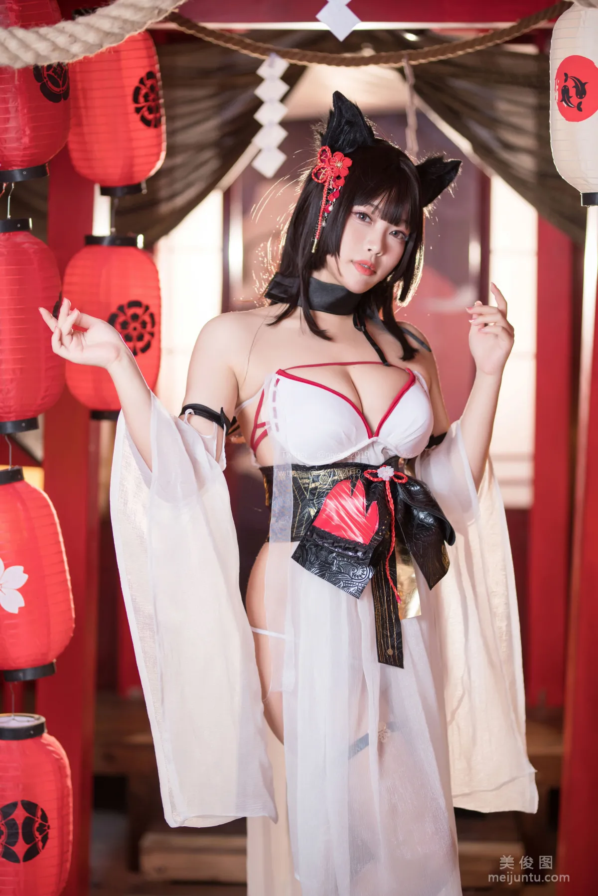 [网红COSER] 萌系小姐姐-白烨- - 湿身泳装32