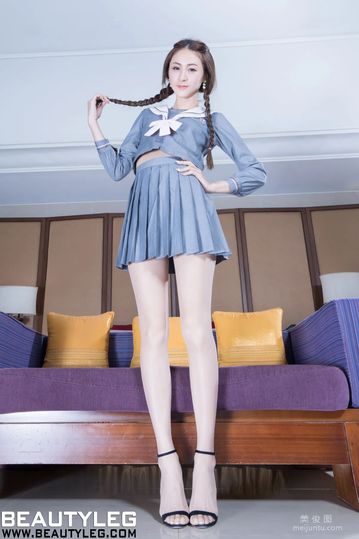 Lola雪岑《肉丝袜制服美腿》 [Beautyleg] No.1911 写真集2