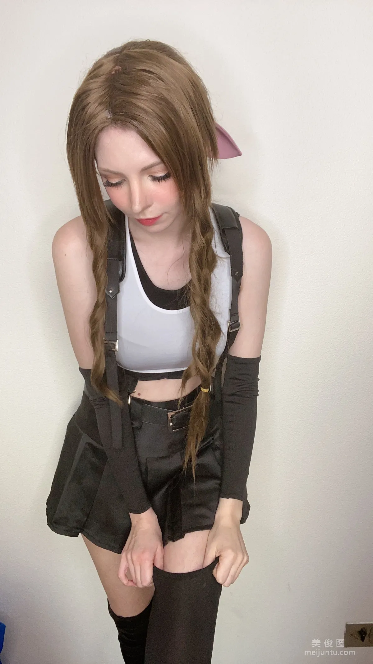 [网红COSER] Peach milky - Aerith Tifa Swap60