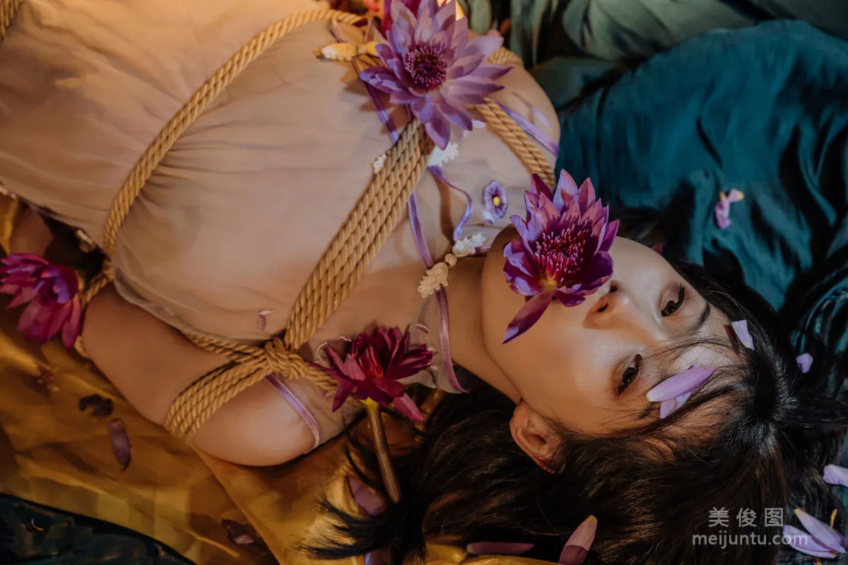 [网红COSER] 云溪溪 - 花与绳12