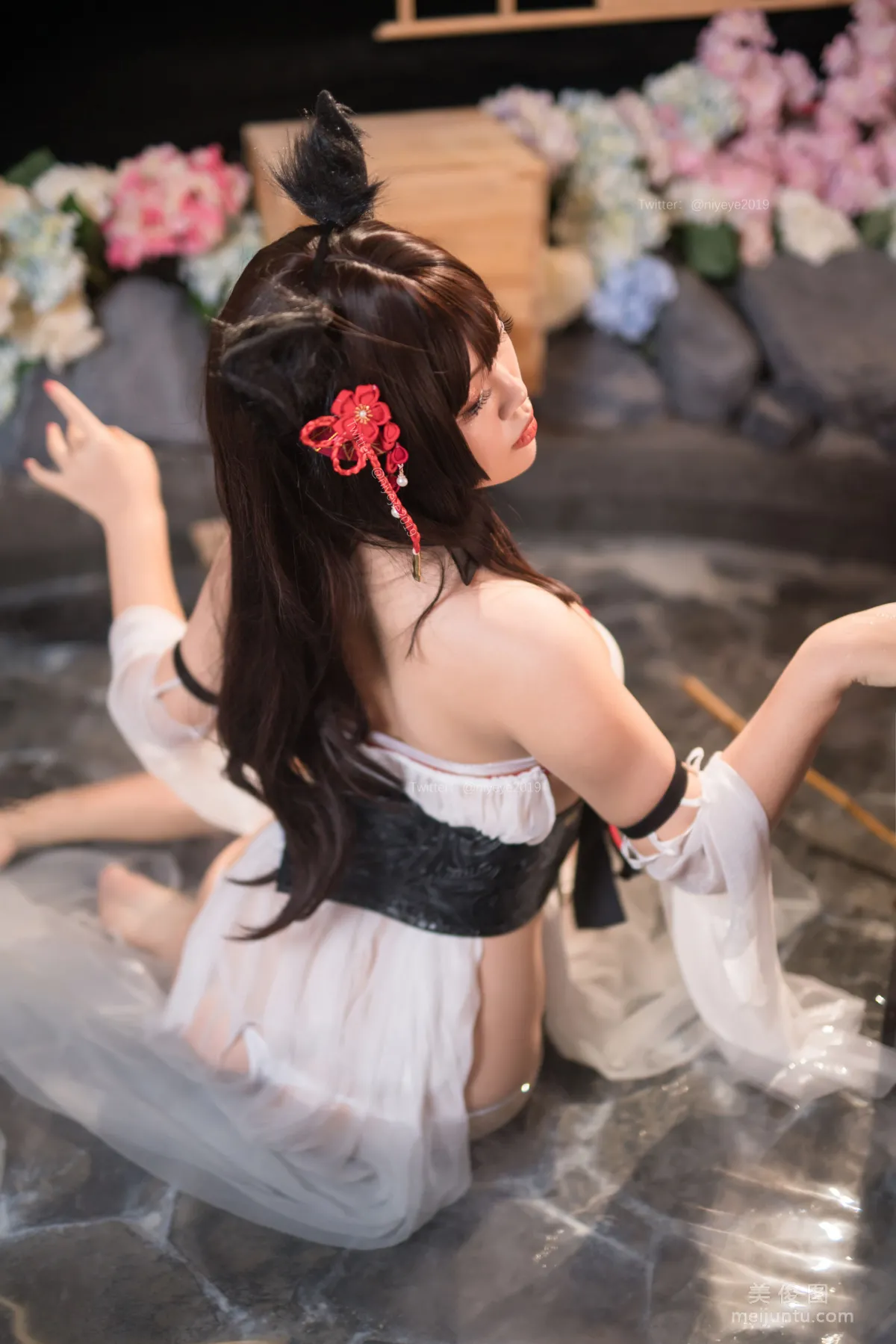 [网红COSER] 萌系小姐姐-白烨- - 湿身泳装45