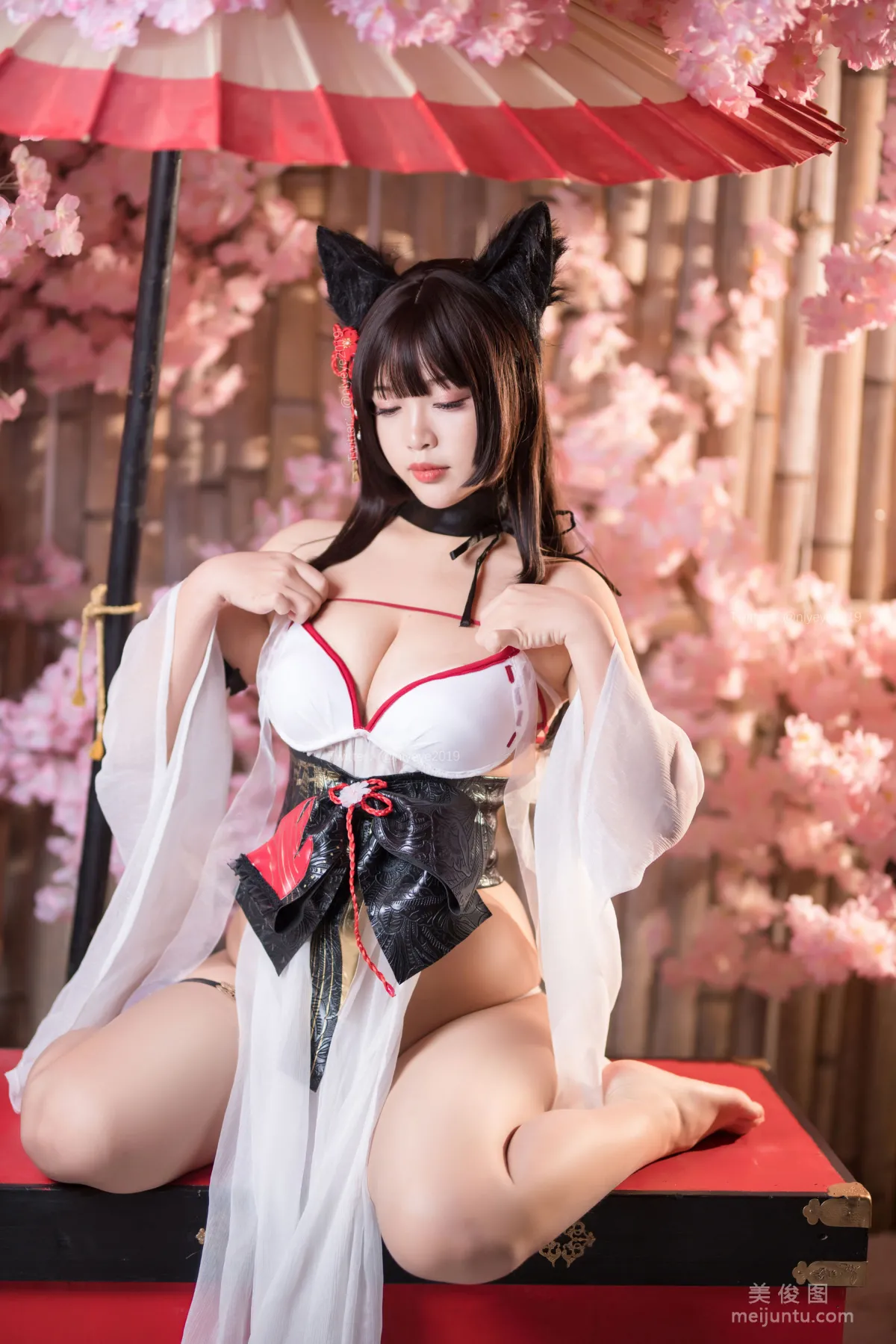 [网红COSER] 萌系小姐姐-白烨- - 湿身泳装18