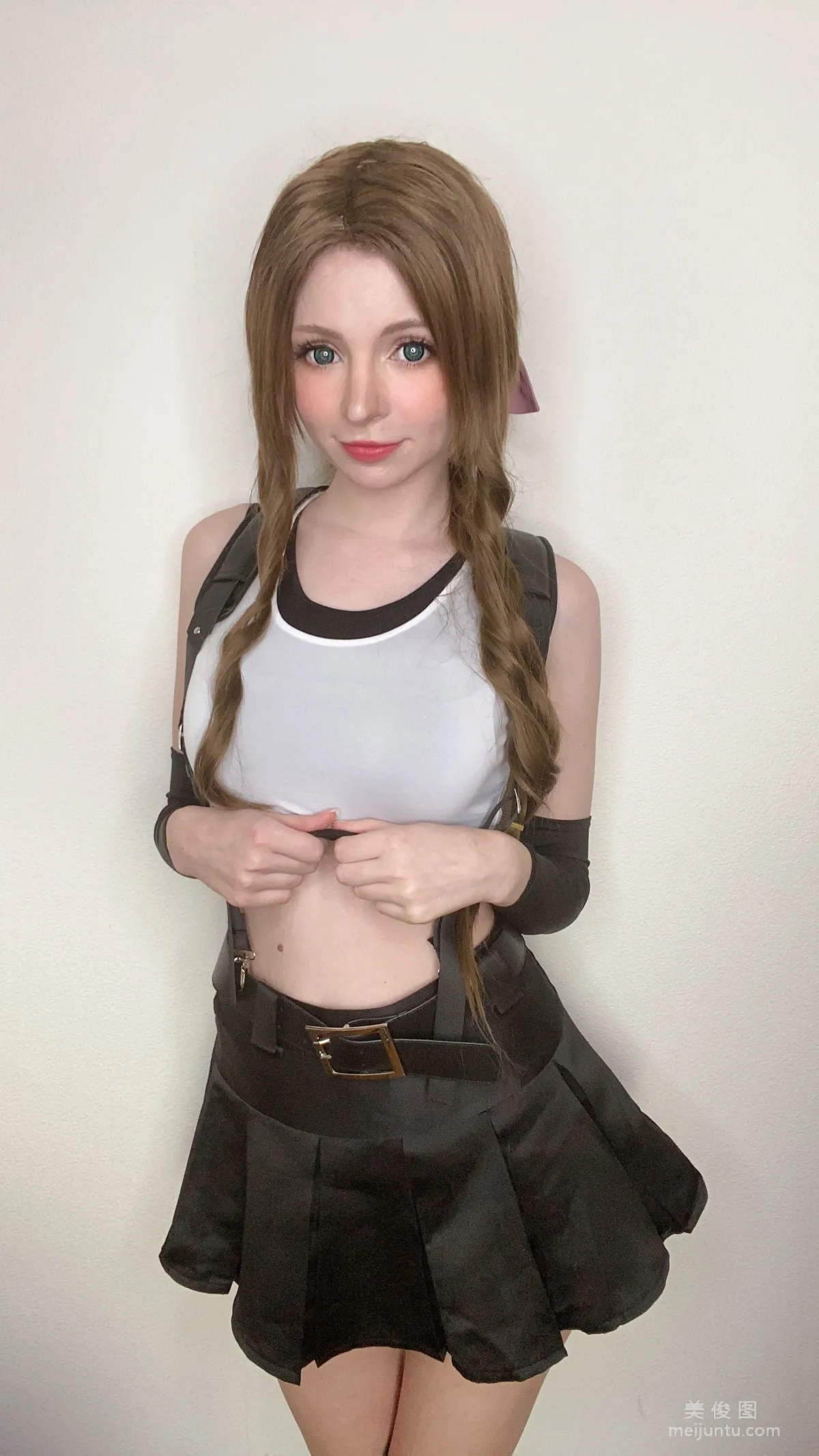 [网红COSER] Peach milky - Aerith Tifa Swap28