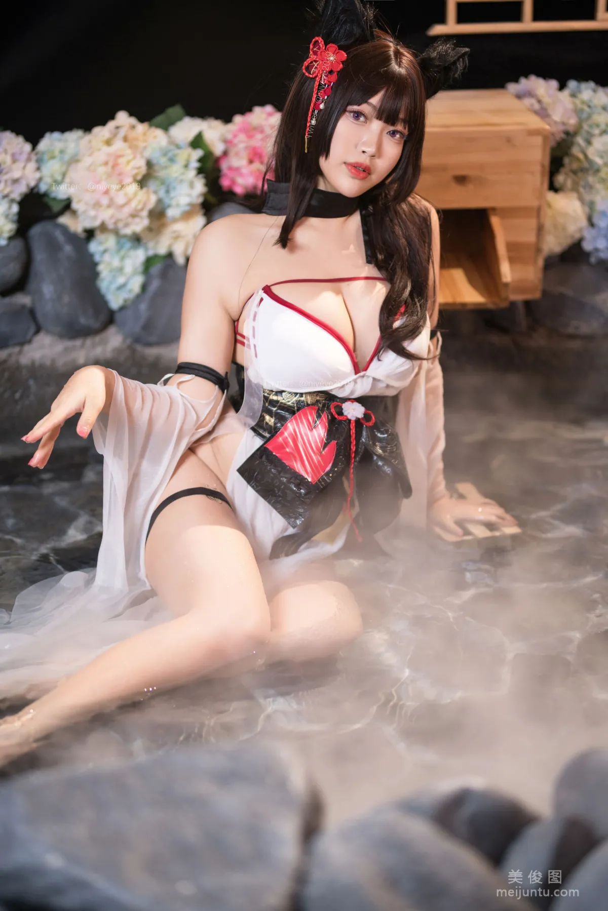 [网红COSER] 萌系小姐姐-白烨- - 湿身泳装53