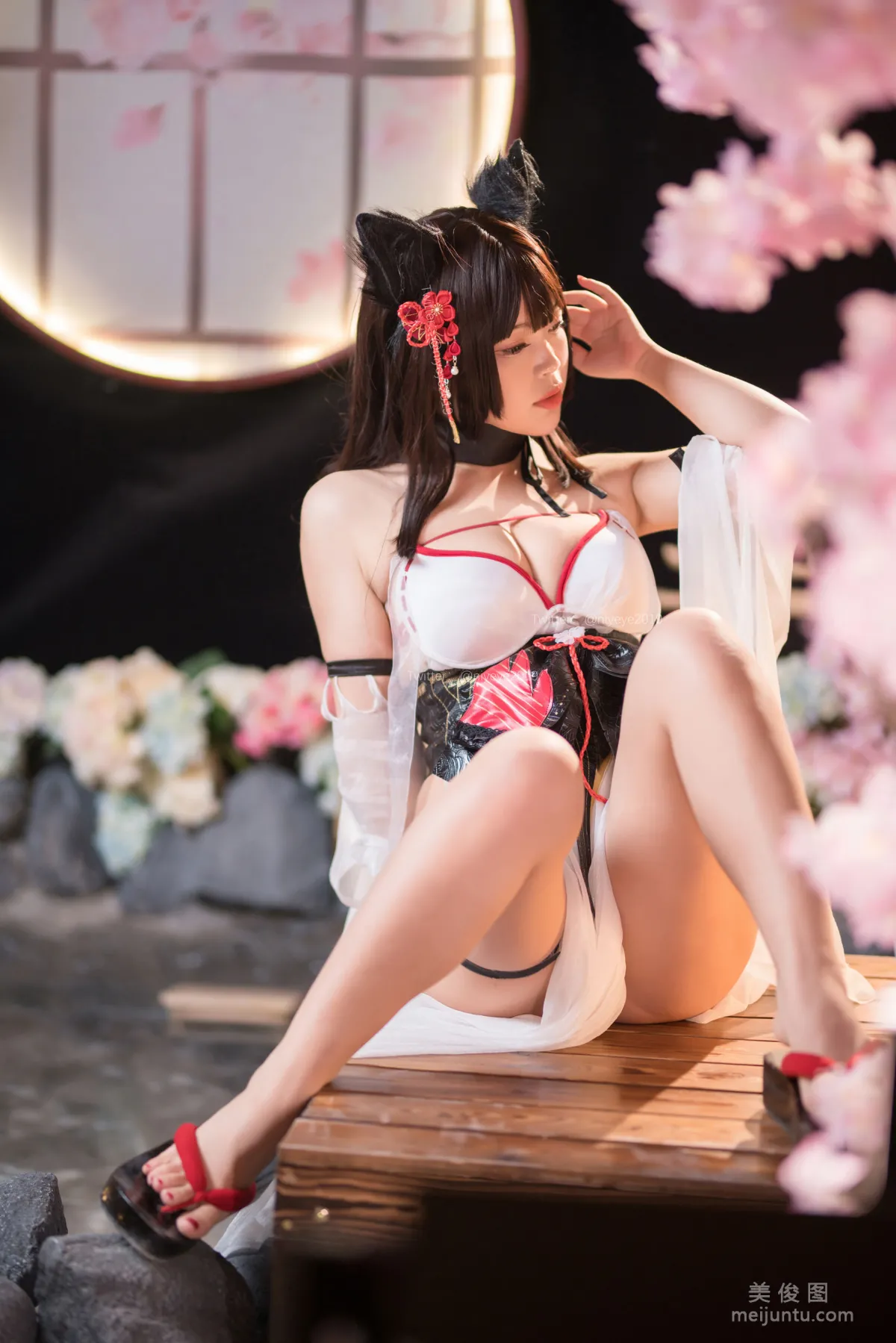 [网红COSER] 萌系小姐姐-白烨- - 湿身泳装39