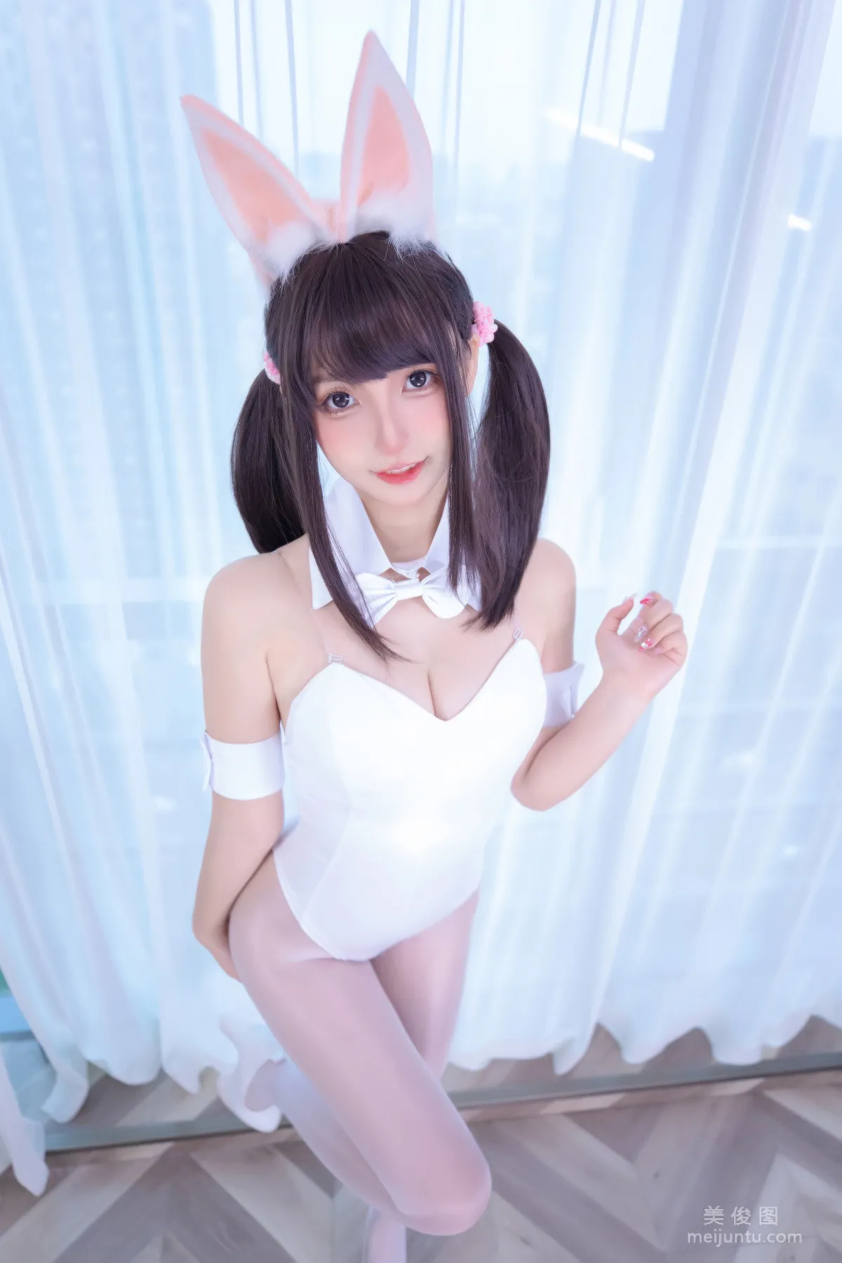 [网红COSER] 萝莉神楽板真冬之バニーバブル49