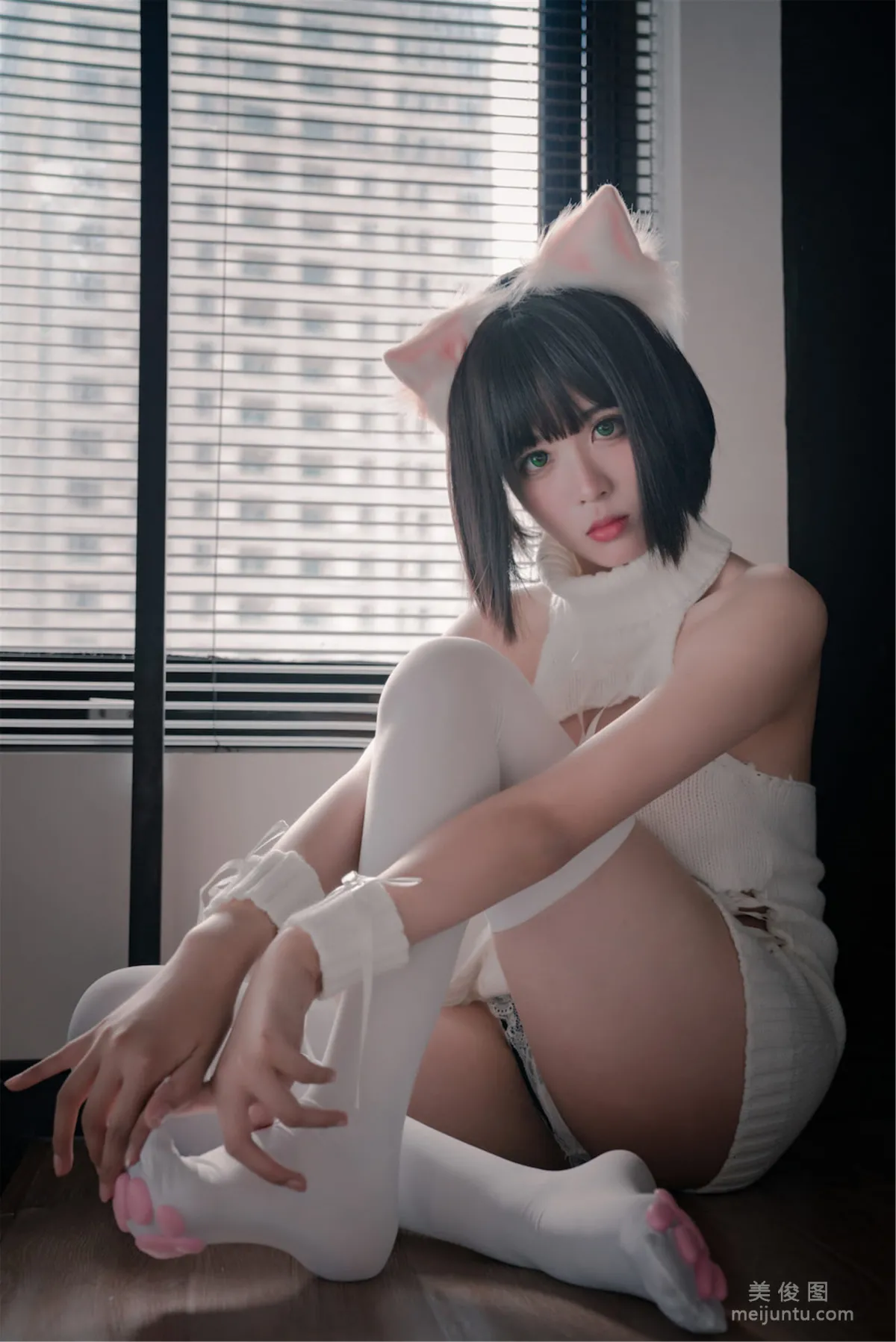 [网红COSER] 轩萧学姐 - 猫爪袜30