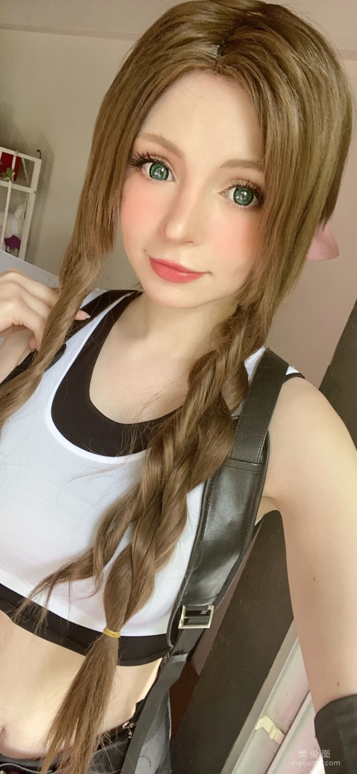 [网红COSER] Peach milky - Aerith Tifa Swap19