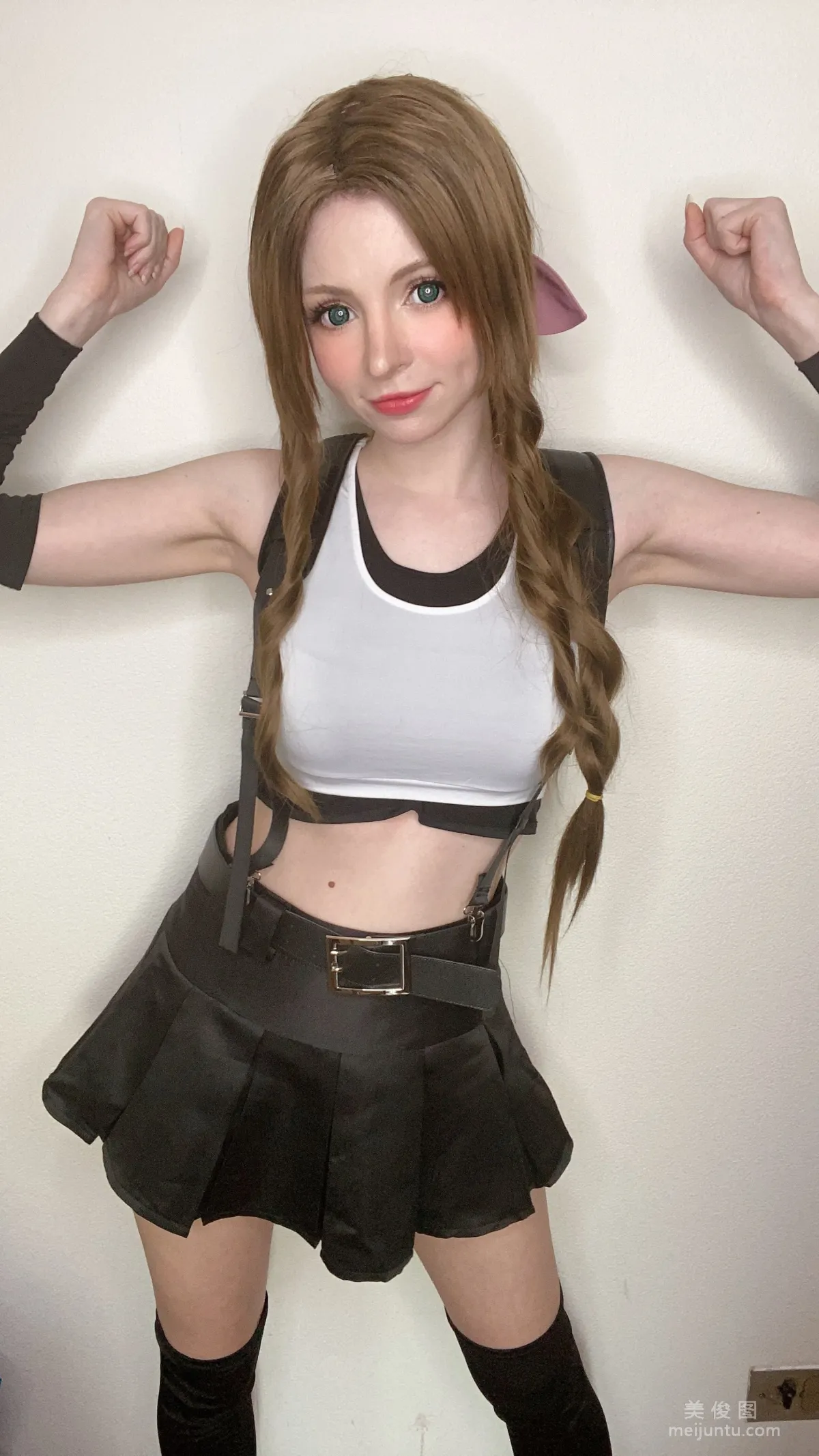 [网红COSER] Peach milky - Aerith Tifa Swap50