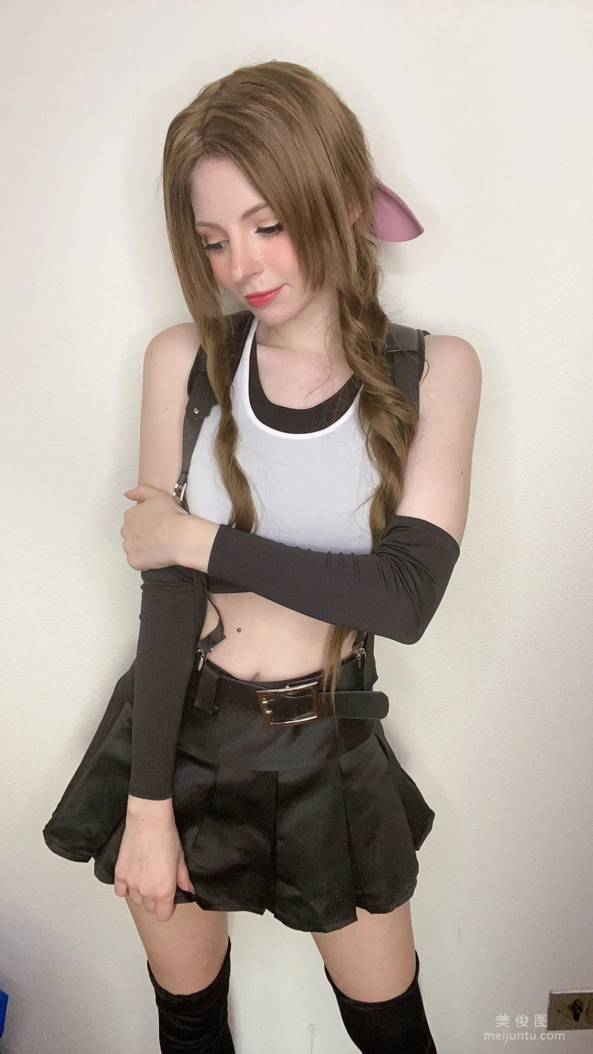 [网红COSER] Peach milky - Aerith Tifa Swap62