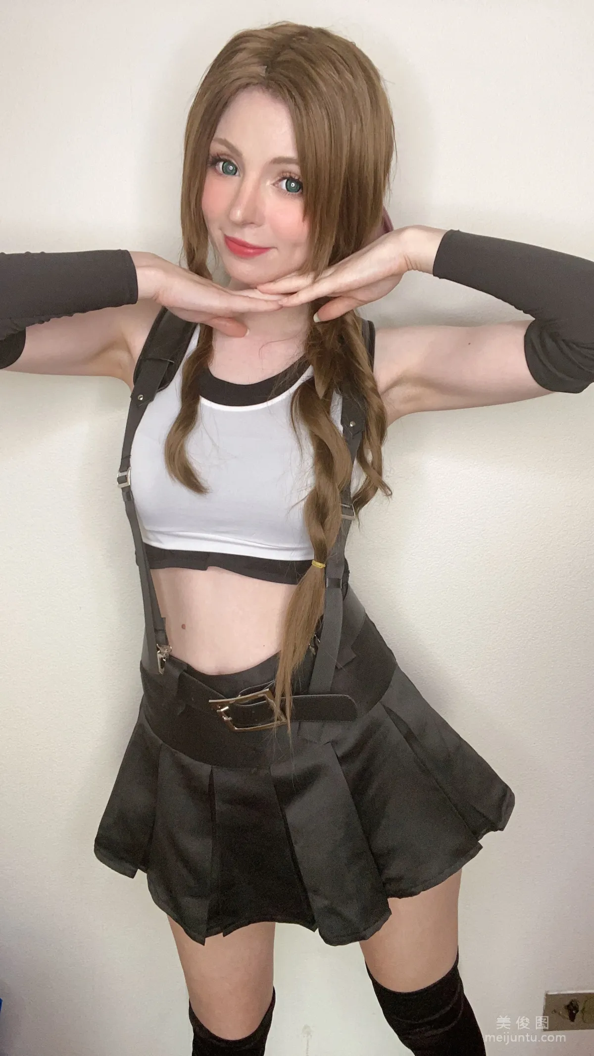 [网红COSER] Peach milky - Aerith Tifa Swap58