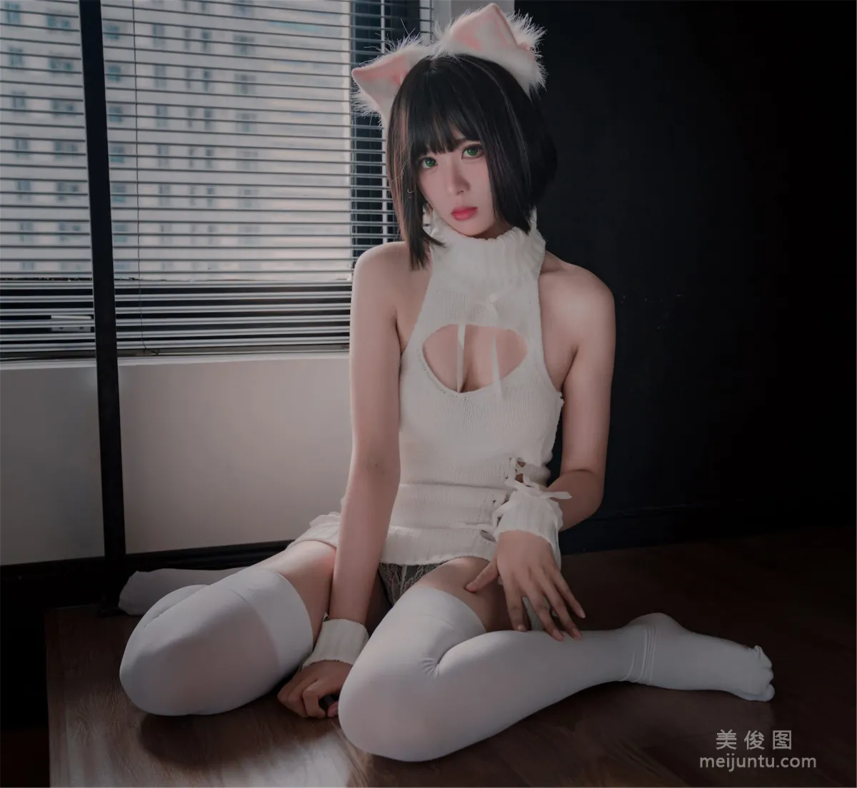 [网红COSER] 轩萧学姐 - 猫爪袜27