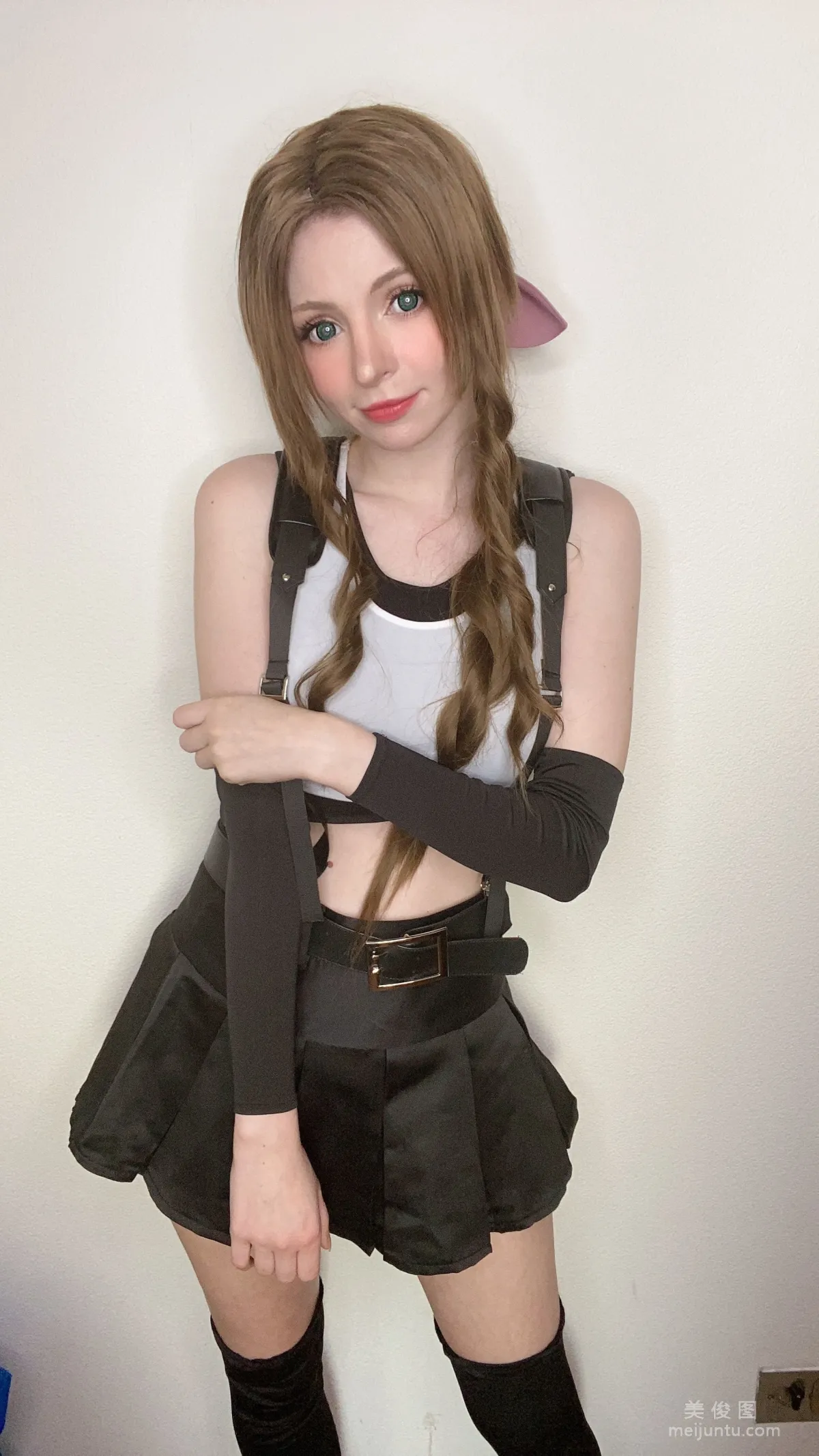 [网红COSER] Peach milky - Aerith Tifa Swap61