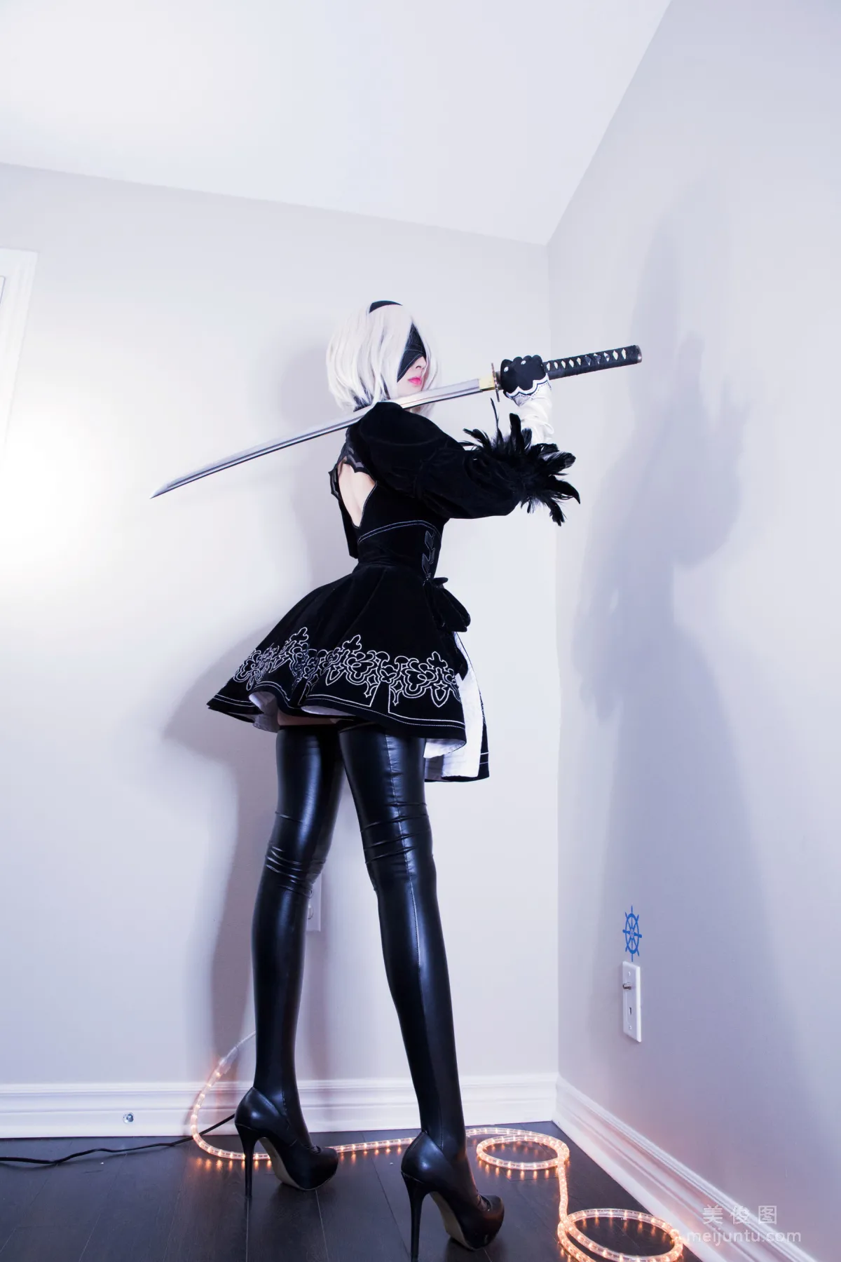 [网红COSER] MisswarmJ - Bonus 2B22