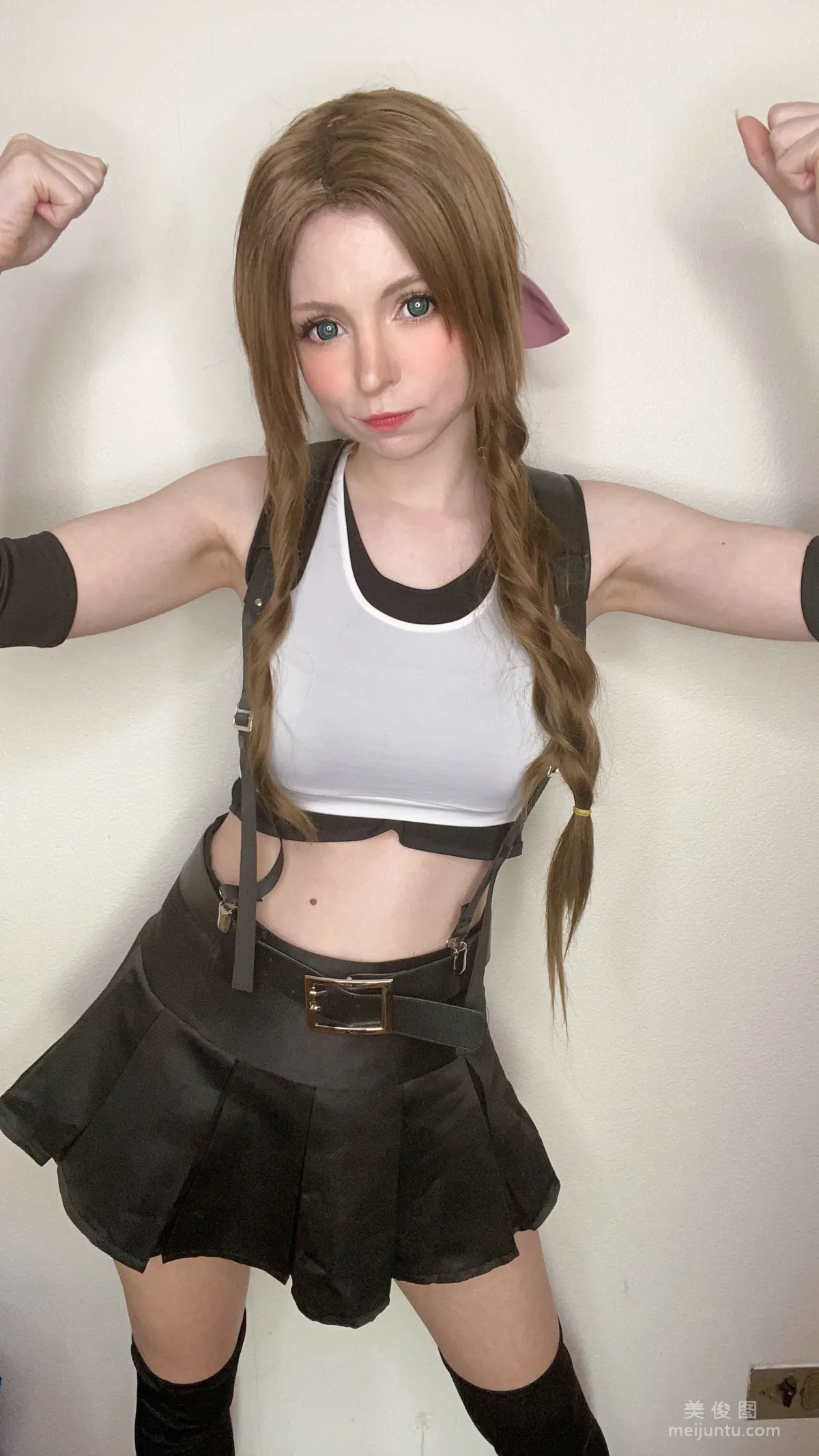 [网红COSER] Peach milky - Aerith Tifa Swap51