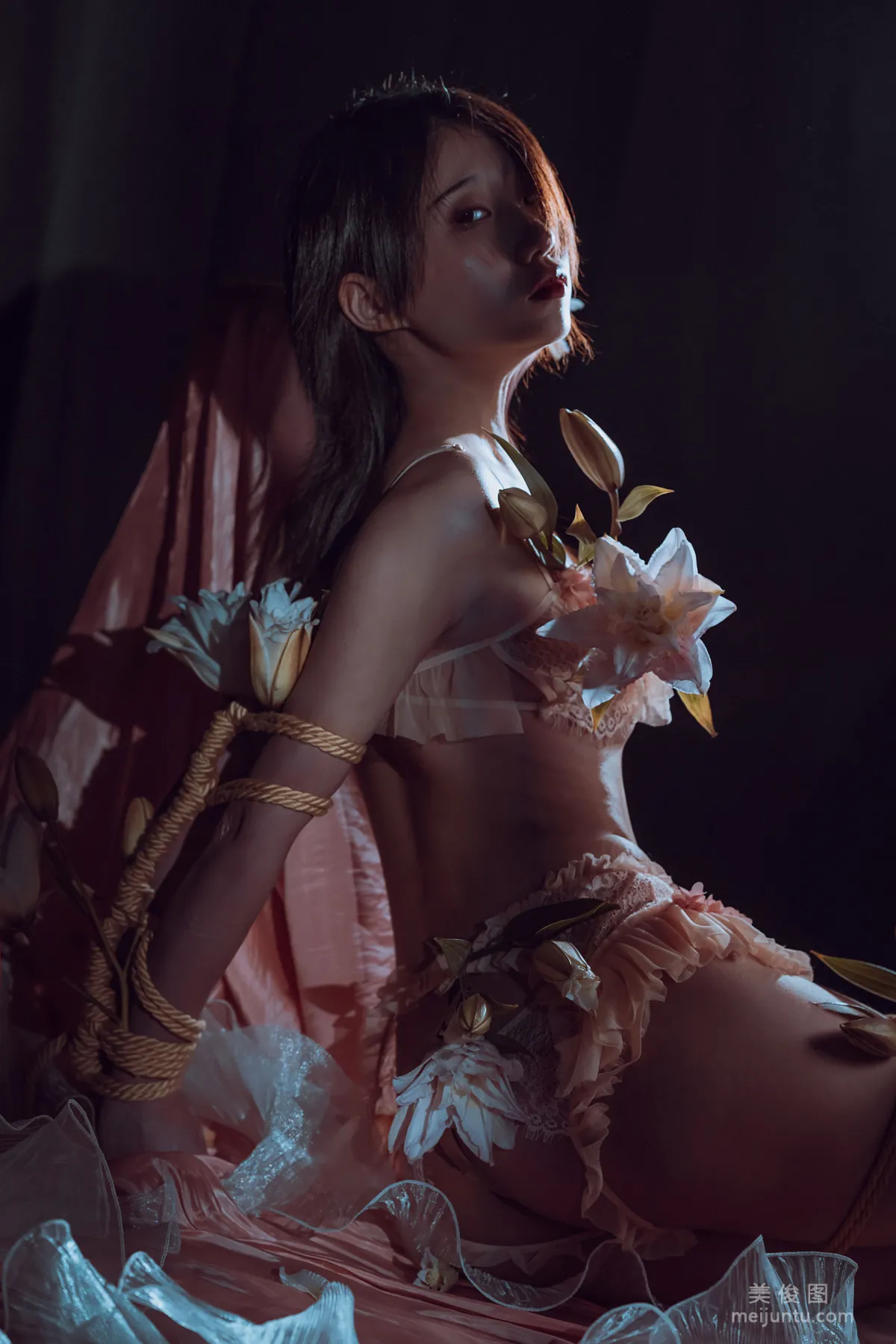 [网红COSER] 云溪溪 - 花与绳19