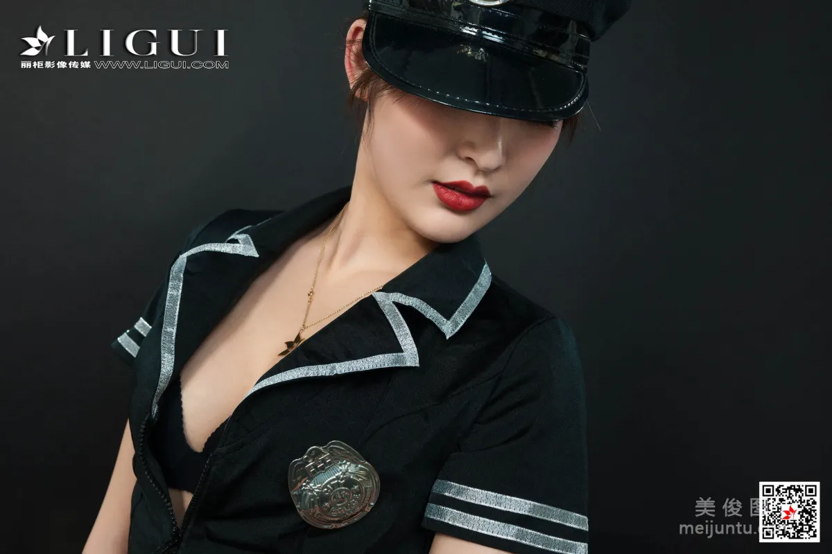 Model 雪糕《女警丝足镣铐调教系列》 [丽柜Ligui] 写真集81