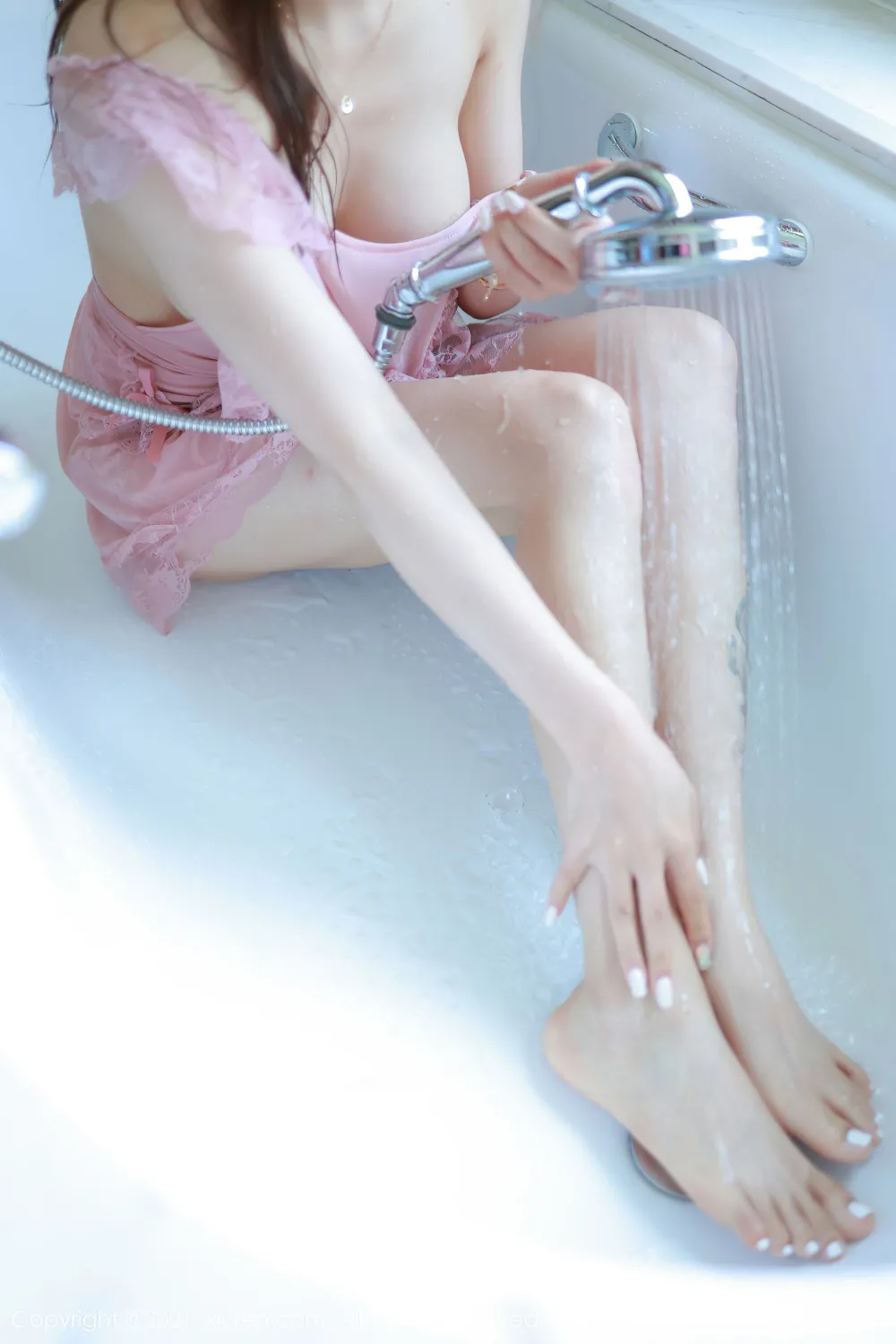 [秀人XIUREN] No.3611 夏西CiCi - 经典粉色女仆浴室主题系列32