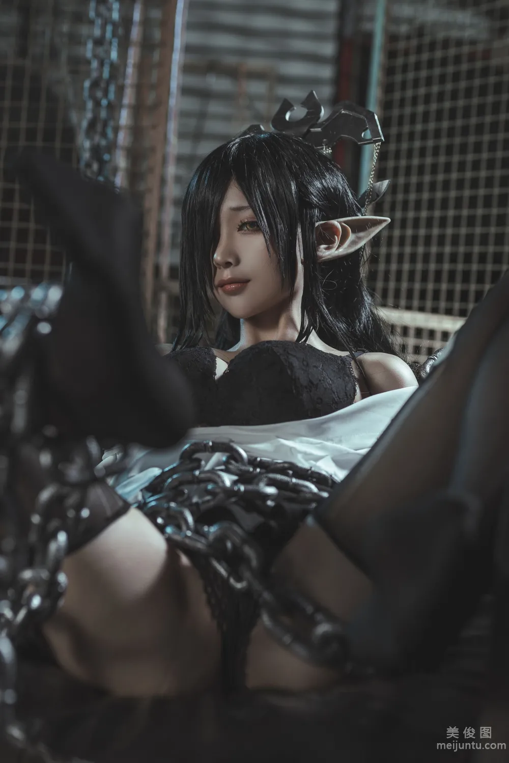 [网红COSER写真] 蠢沫沫 - 黑兽女王 OL制服 套图38