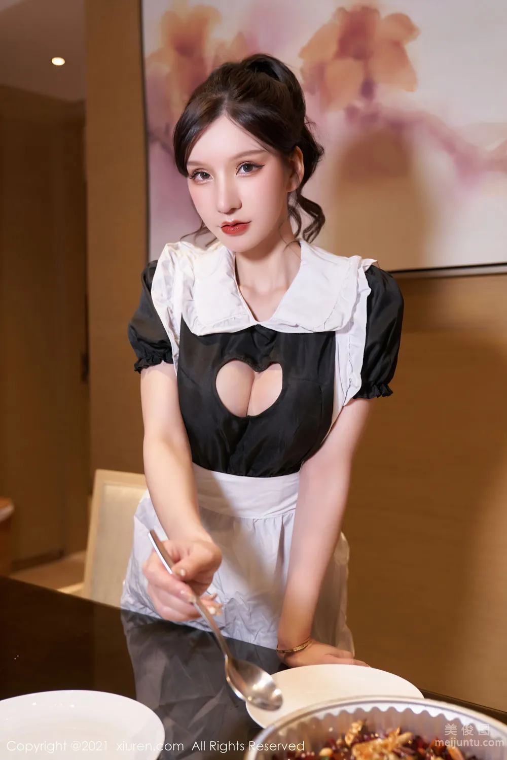 [秀人XiuRen] No.3716 周于希Sandy - 温柔体贴的厨娘制服系列2