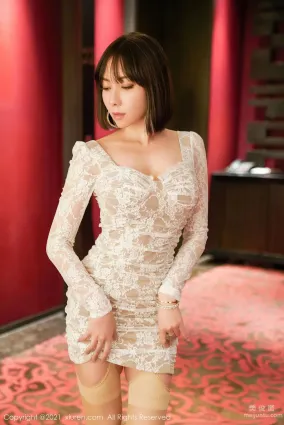 [秀人XiuRen] No.3719 果兒Victoria - 白色禮裙服飾系列