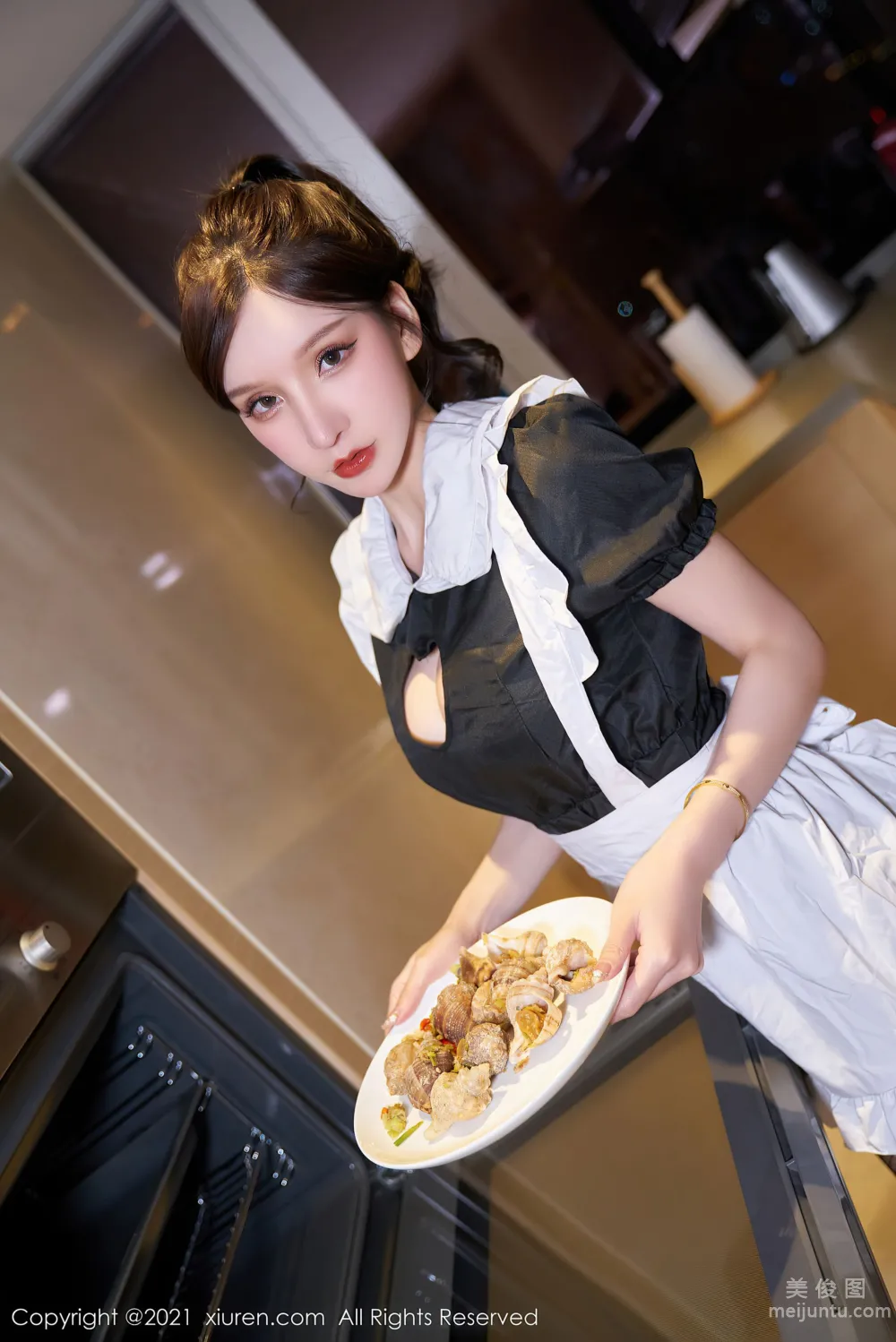 [秀人XiuRen] No.3716 周于希Sandy - 温柔体贴的厨娘制服系列8