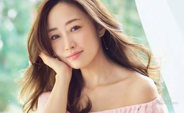 《年齡不詳的日本女星》網友票選最看不出實際年齡的10位女星 - 圖片2