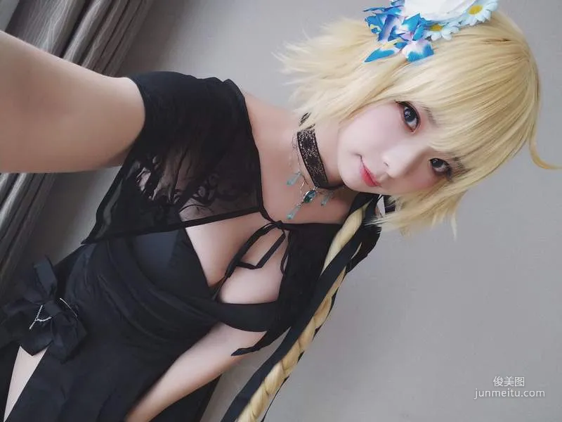 賢兒Sherry《愛琳：末神世界》可愛又性感的白之神愛夏cosplay??? - 圖片8