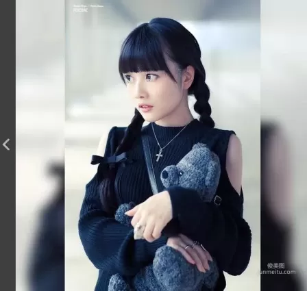 日本新人类美少女真喻 双马尾加黑毛衣超犯规
