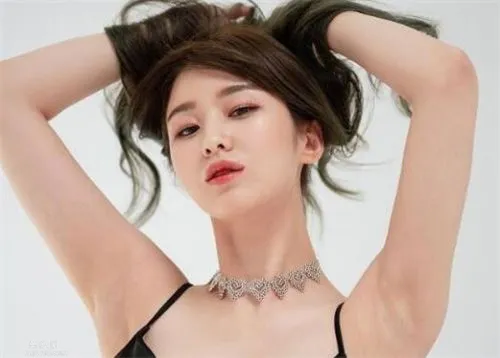 韩国网红woohye0n 撩头发的样子真迷人
